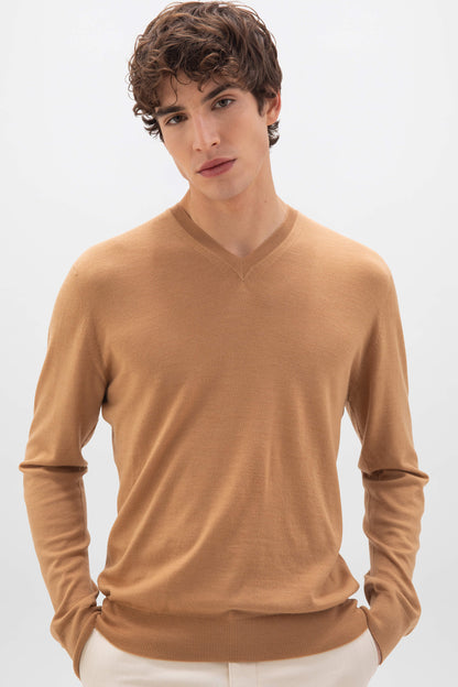 Johnstons of Elgin SS24 Men's Knitwear Camel Superfine Merino V Neck Jumper KDI00704SB4517