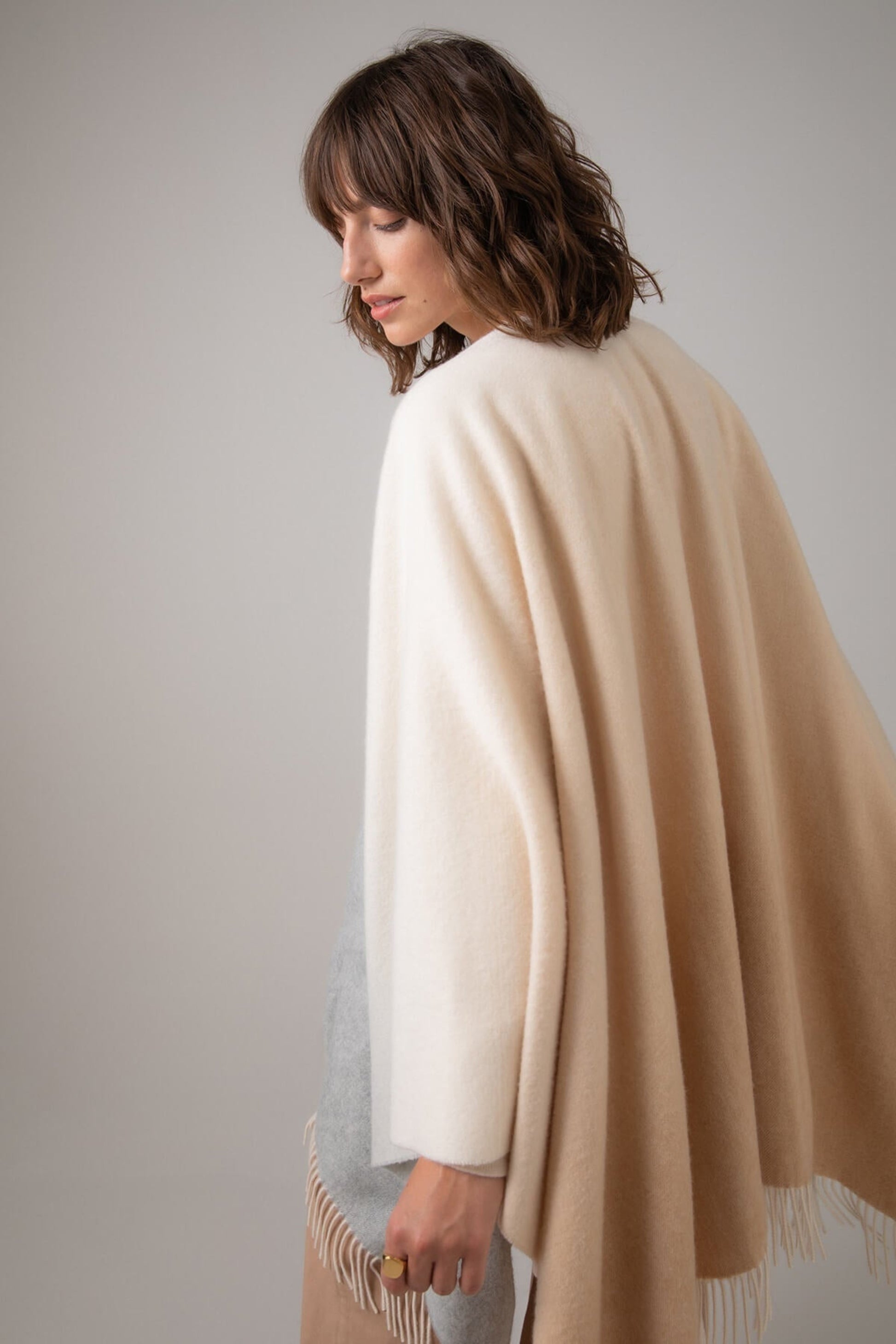 Johnstons of Elgin Ombré Cashmere Cape in Camel & Silver TA000360RU7374ONE