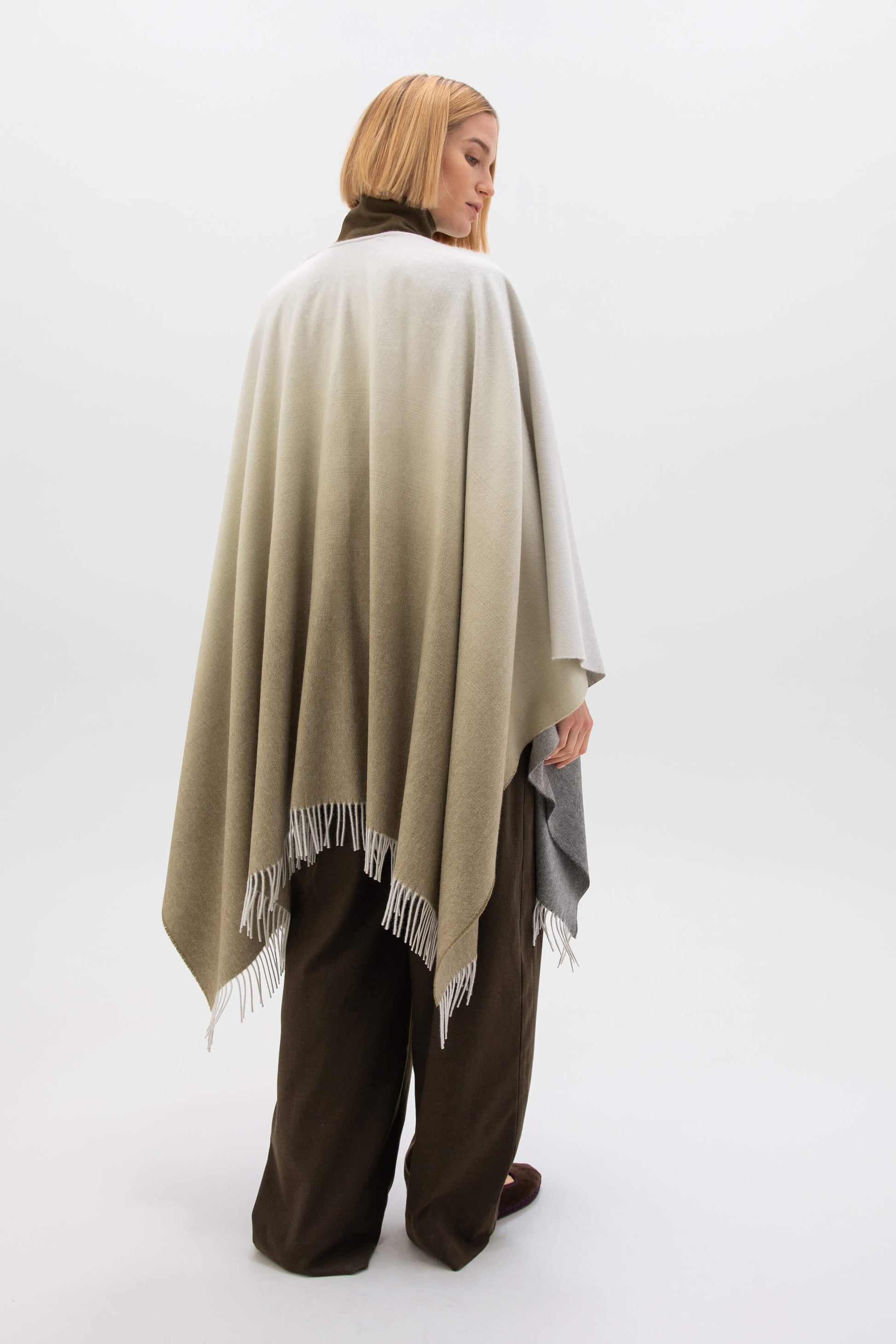 Johnstons of Elgin AW24 Woven Accessory Olive & Grey Ombré Cashmere Cape TA000360RU7479ONE