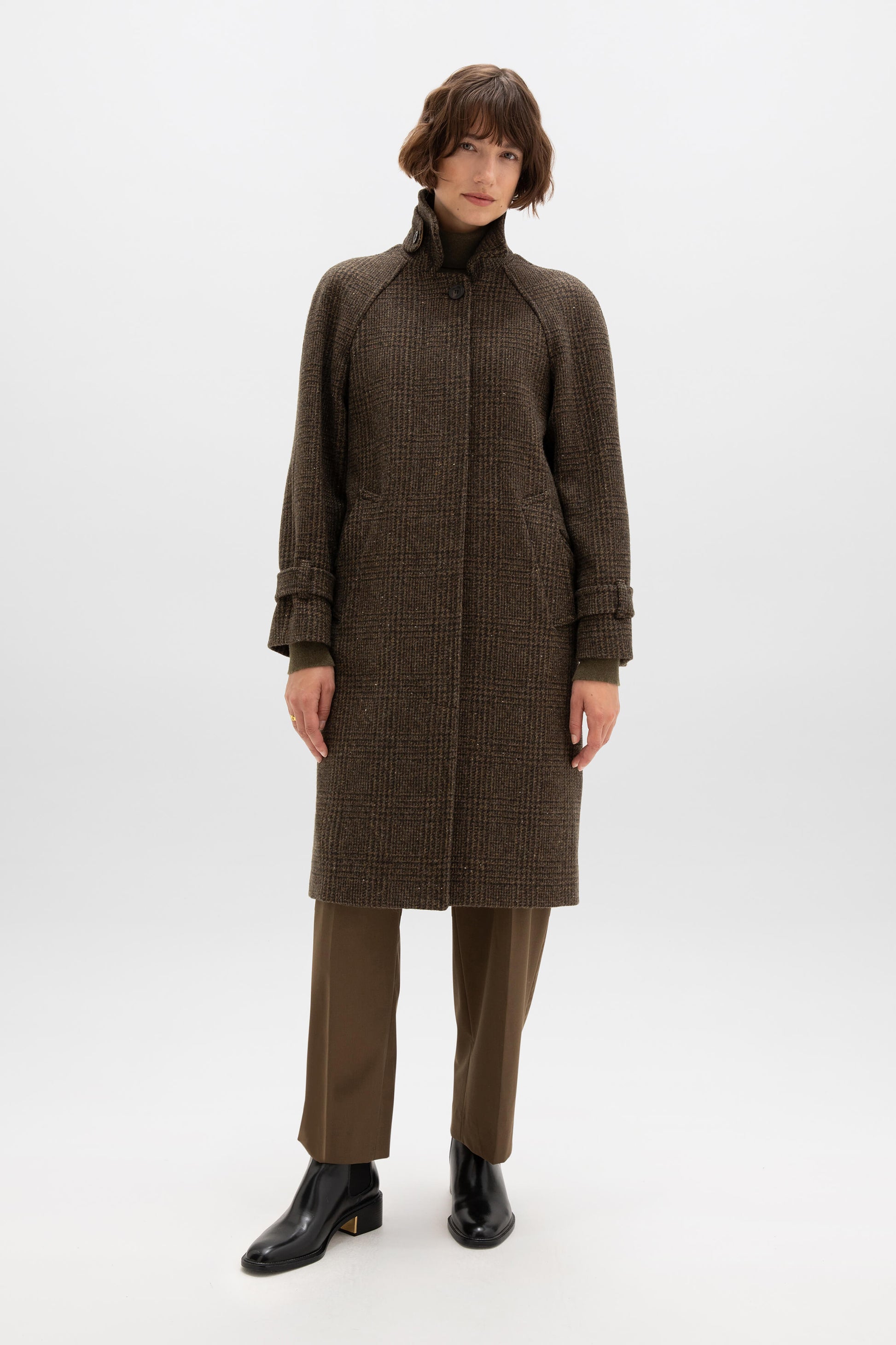 Johnstons of Elgin AW24 Women's Tailoring Olive Glen Check The Balmacaan' Women's Cashmere Blend Coat TB000694RU7571