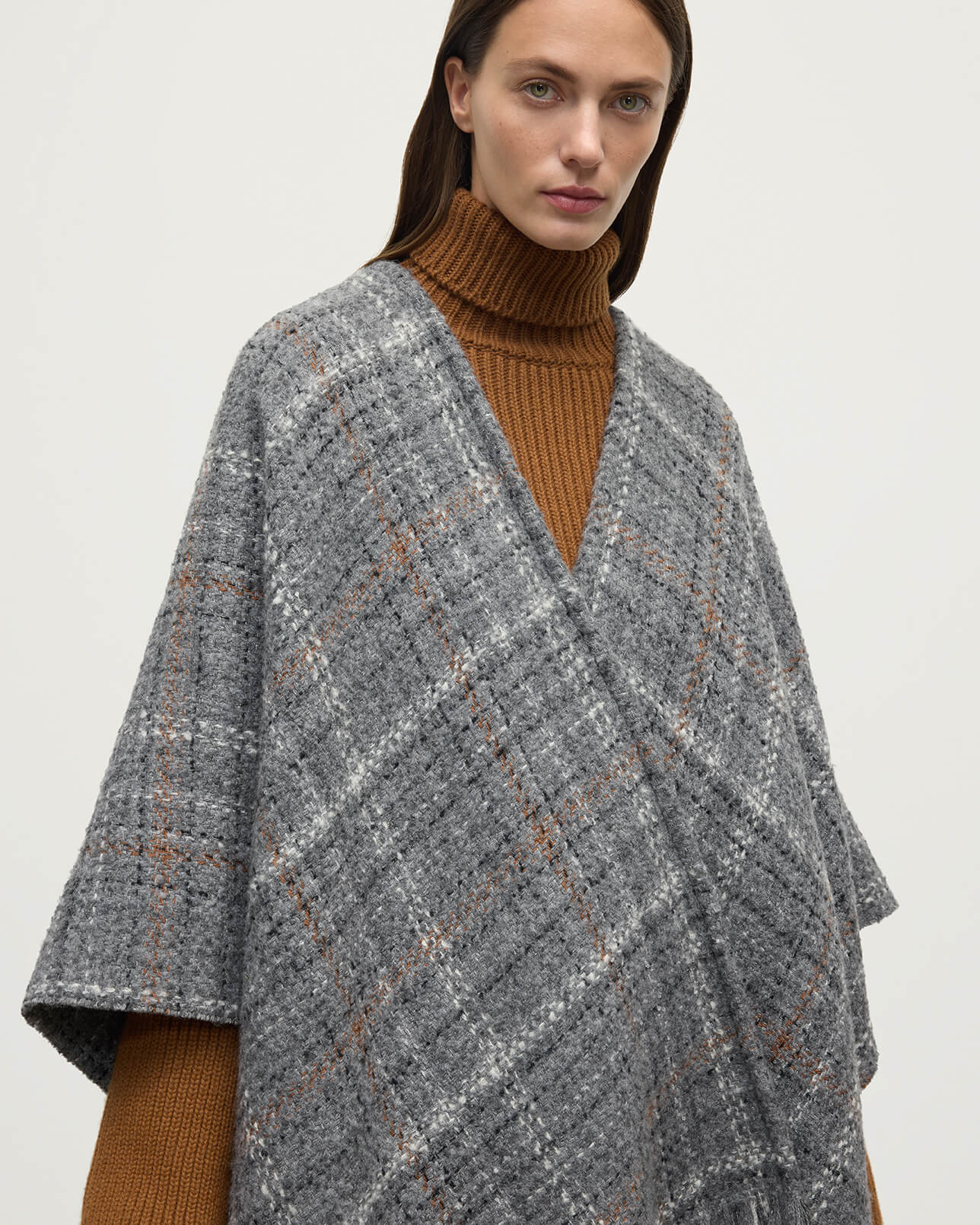 Grey Texture Cape | Women's Cashmere | Johnstons of Elgin