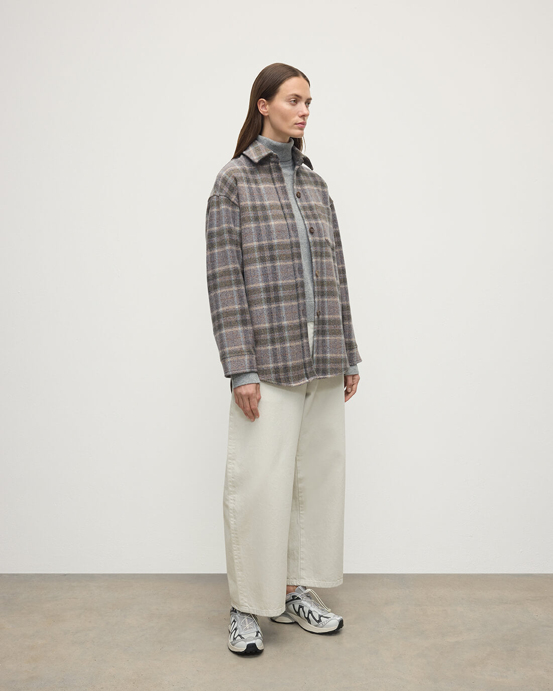 Model wears Johnstons of Elgin AW25 Women's Tailoring Slate Tweed Check Slate Tweed Check Oversized Shirt Side View TB000754RU7676