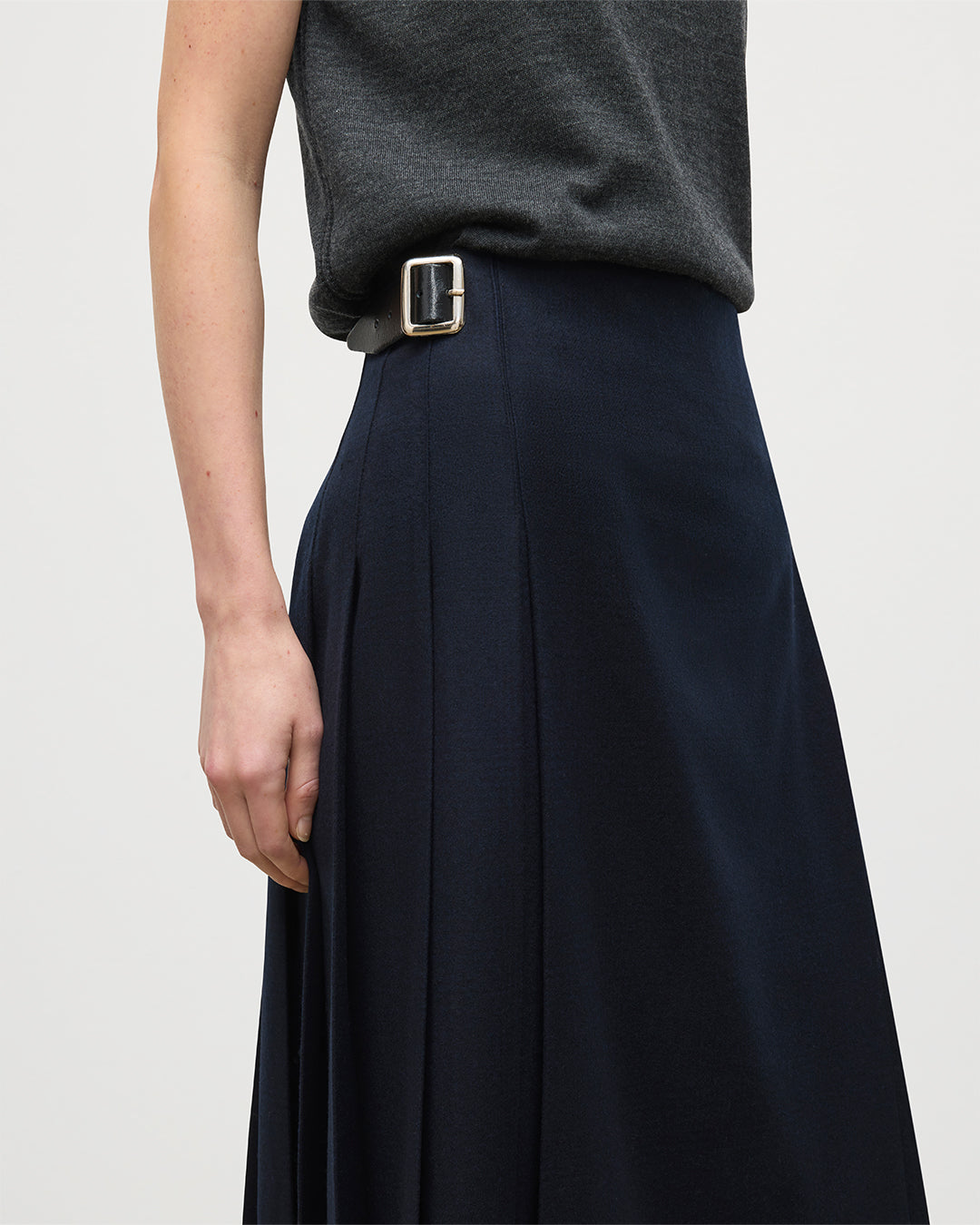 LE KILT ロングスカート Le Kilt X Johnstons of Elgin Navy Long Kilt | Scottish Luxury