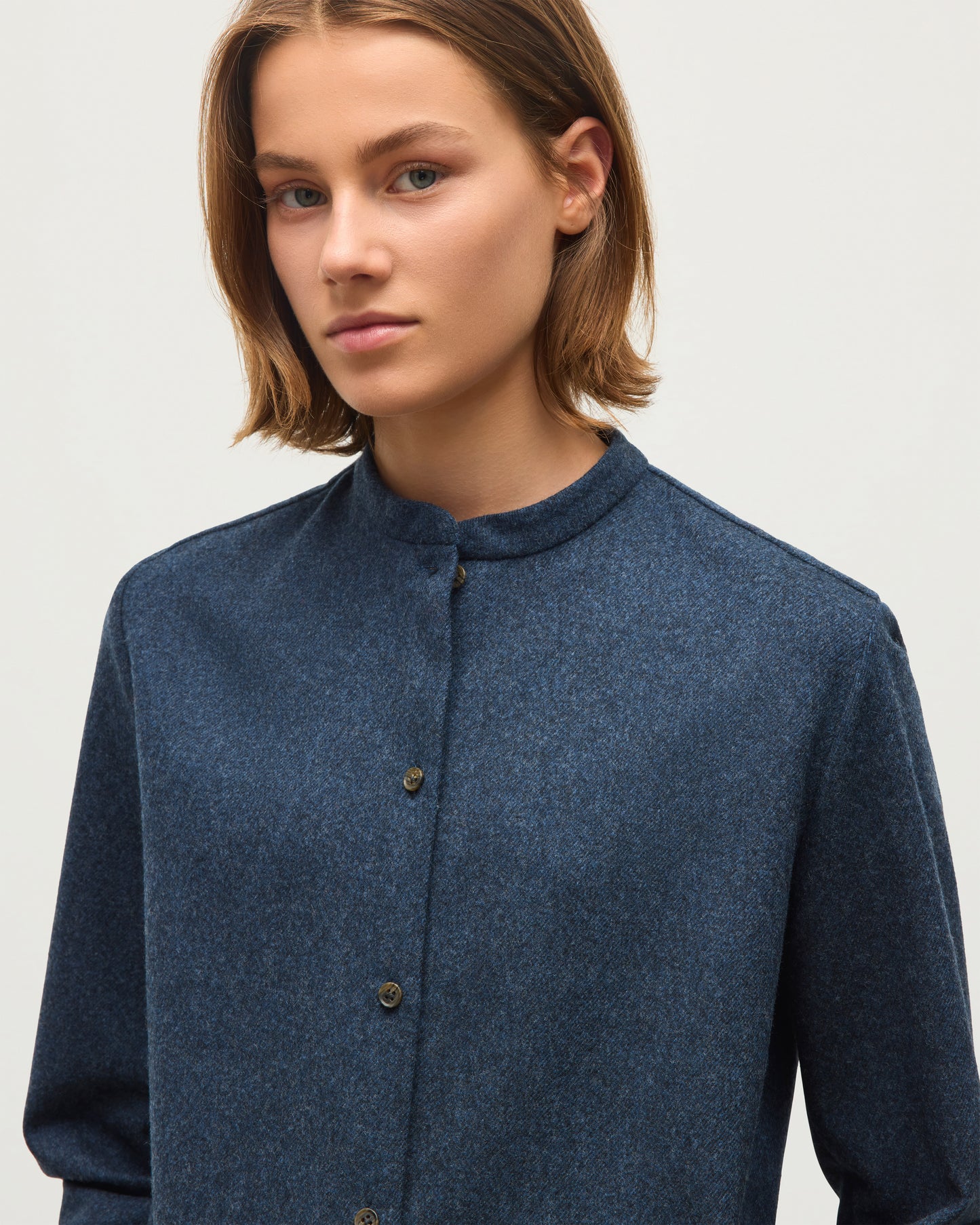 JOHNSTONS OF ELGIN WOMENS ETAIN WOOL CASHMERE GRANDAD SHIRT 90% WOOL, 10% CASHMERE TB000857RU7845