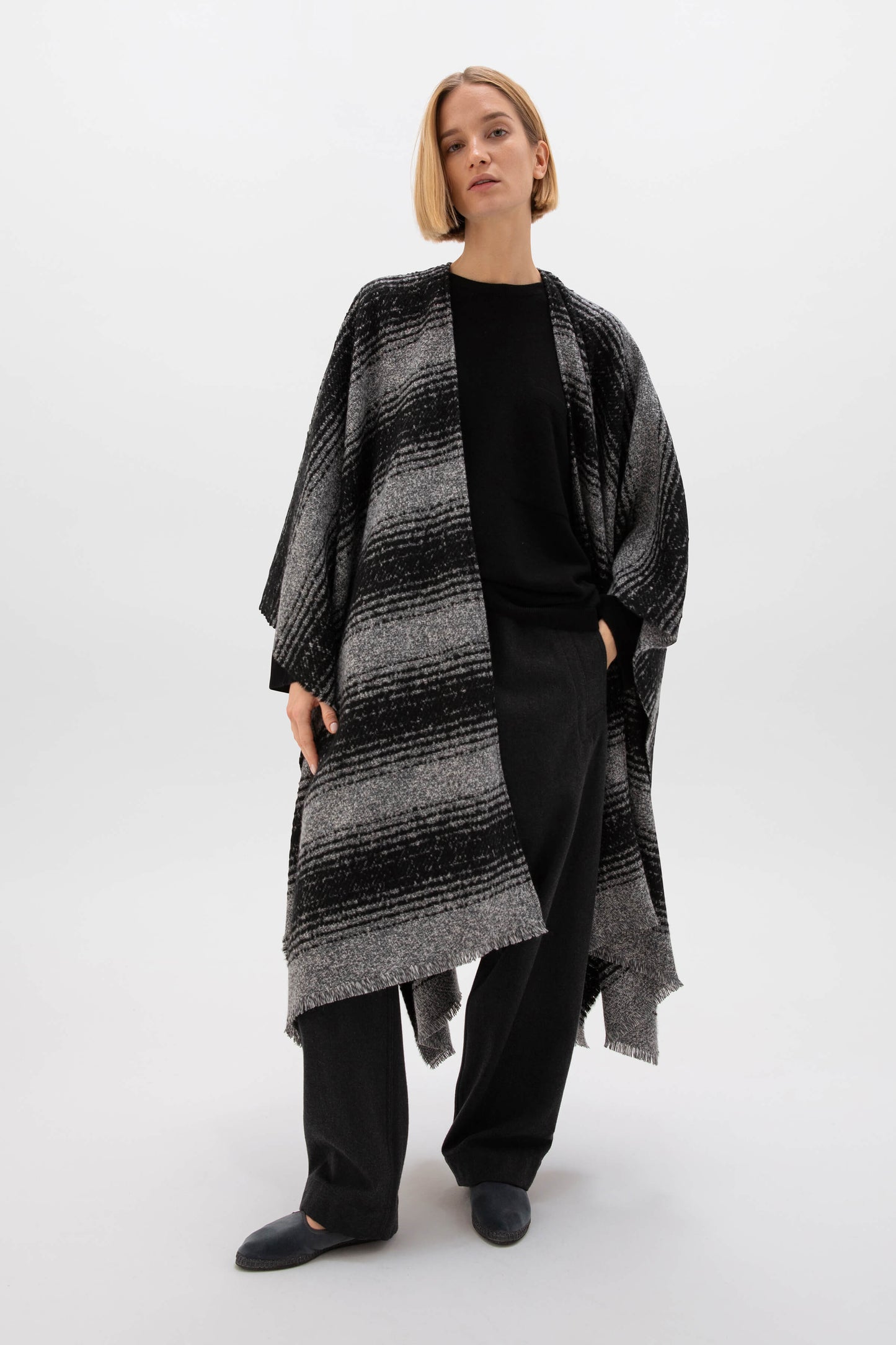 Johnstons of Elgin AW24 Woven Accessory Charcoal Textural Ombré Cape TB000697RU7548ONE