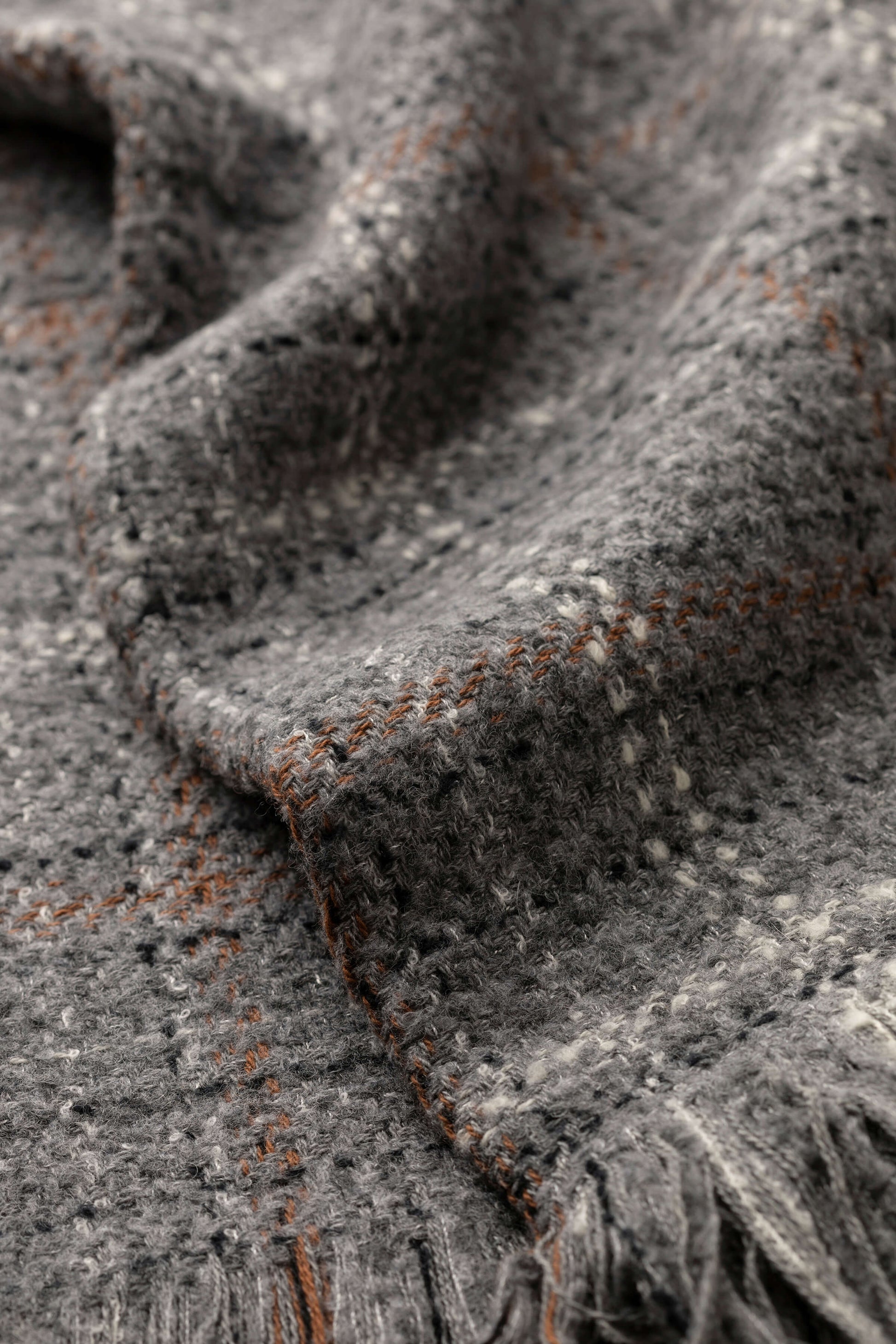 Johnstons of Elgin AW25 Woven Accessories  Grey Texture Cape Details TB000748RU7663ONE