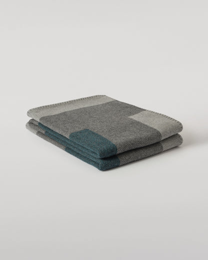 Johnstons of Elgin Geometric Throw in 66% Wool 34% Cashmere in Earth Mineral, Green & Grey, TB000847RU7765ONE