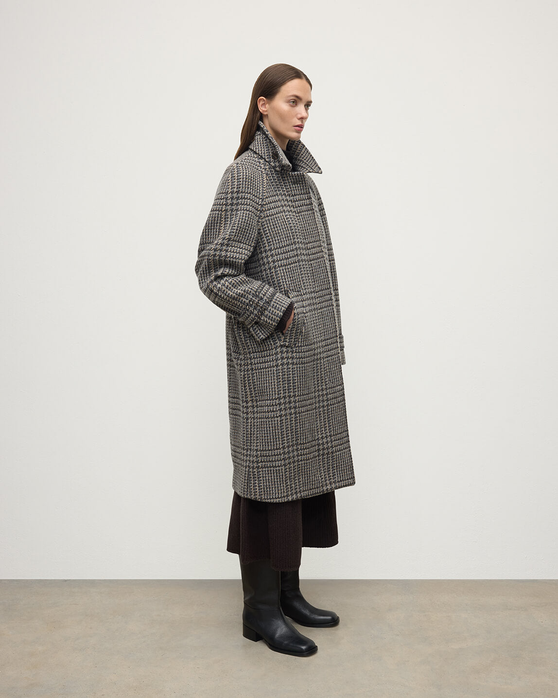 Johnstons of Elgin Women's Balmacaan Coat in Ash Small Glen Urquhart Tweed TD000517RU7696