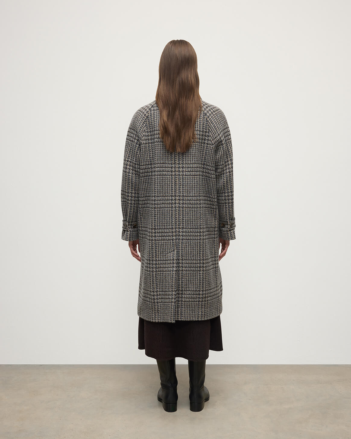 Johnstons of Elgin Women's Balmacaan Coat in Ash Small Glen Urquhart Tweed TD000517RU7696