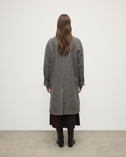 Johnstons of Elgin Women's Balmacaan Coat in Ash Small Glen Urquhart Tweed TD000517RU7696