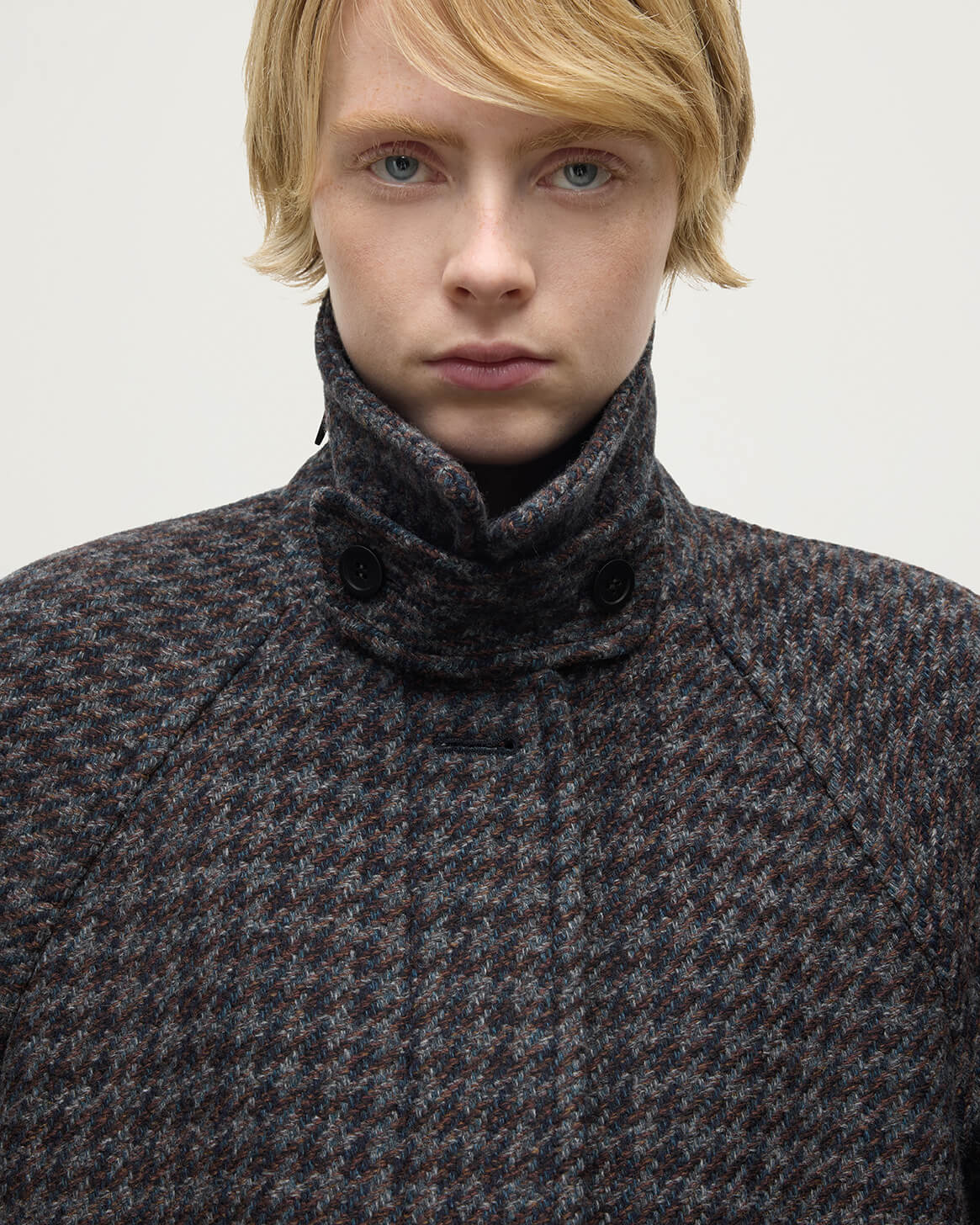 Johnstons of Elgin Women's Balmacaan Coat in Shale Houndstooth tweed TD000517RU7697