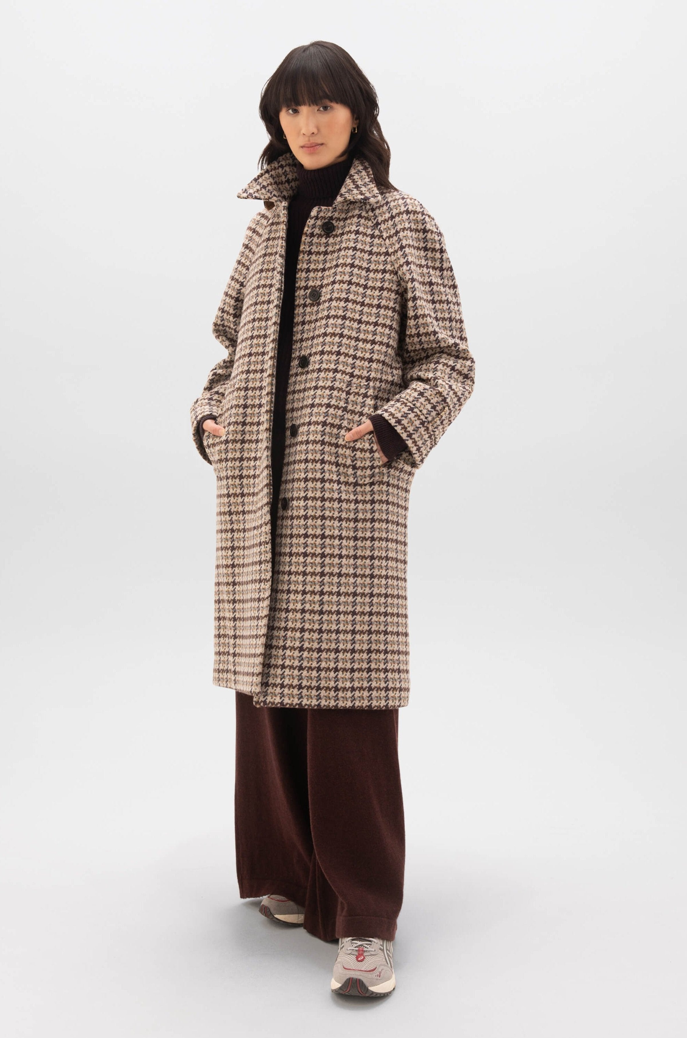 Blonde Houndstooth Women's Balmacaan Coat – Johnstons of Elgin