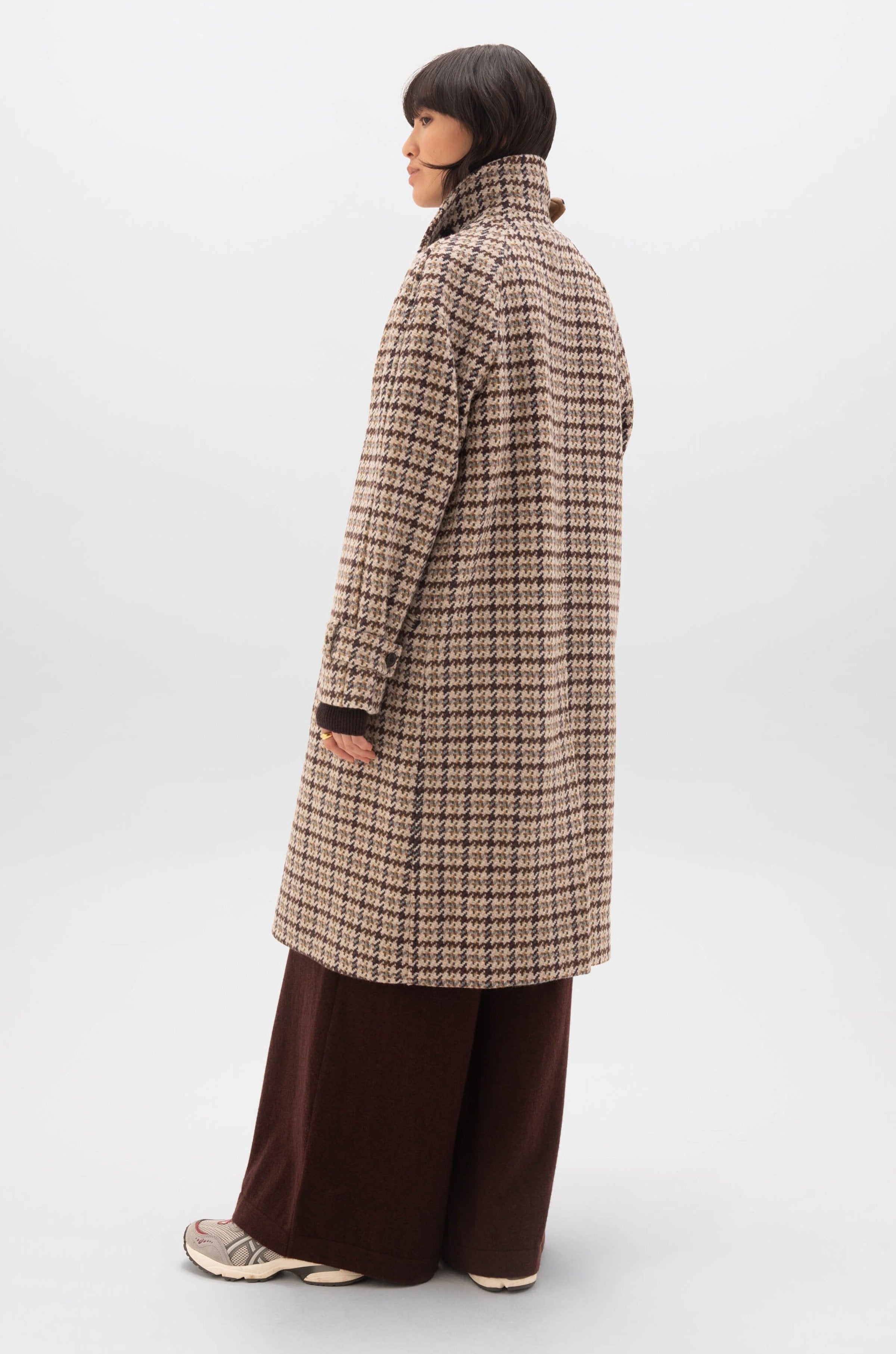 Blonde Houndstooth Women's Balmacaan Coat – Johnstons of Elgin