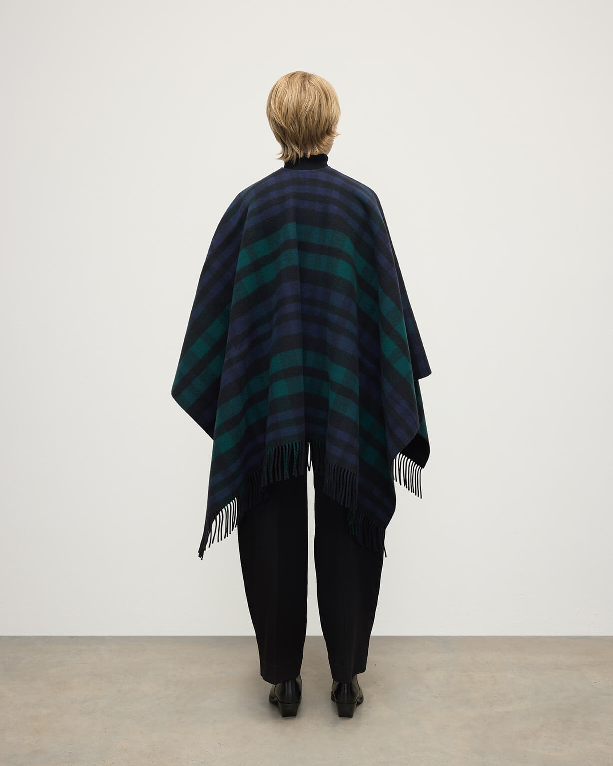 Johnstons of Elgin AW25 Woven Accessories Black Reversible Black Wool Check Cape TDC00476RU7664ONE