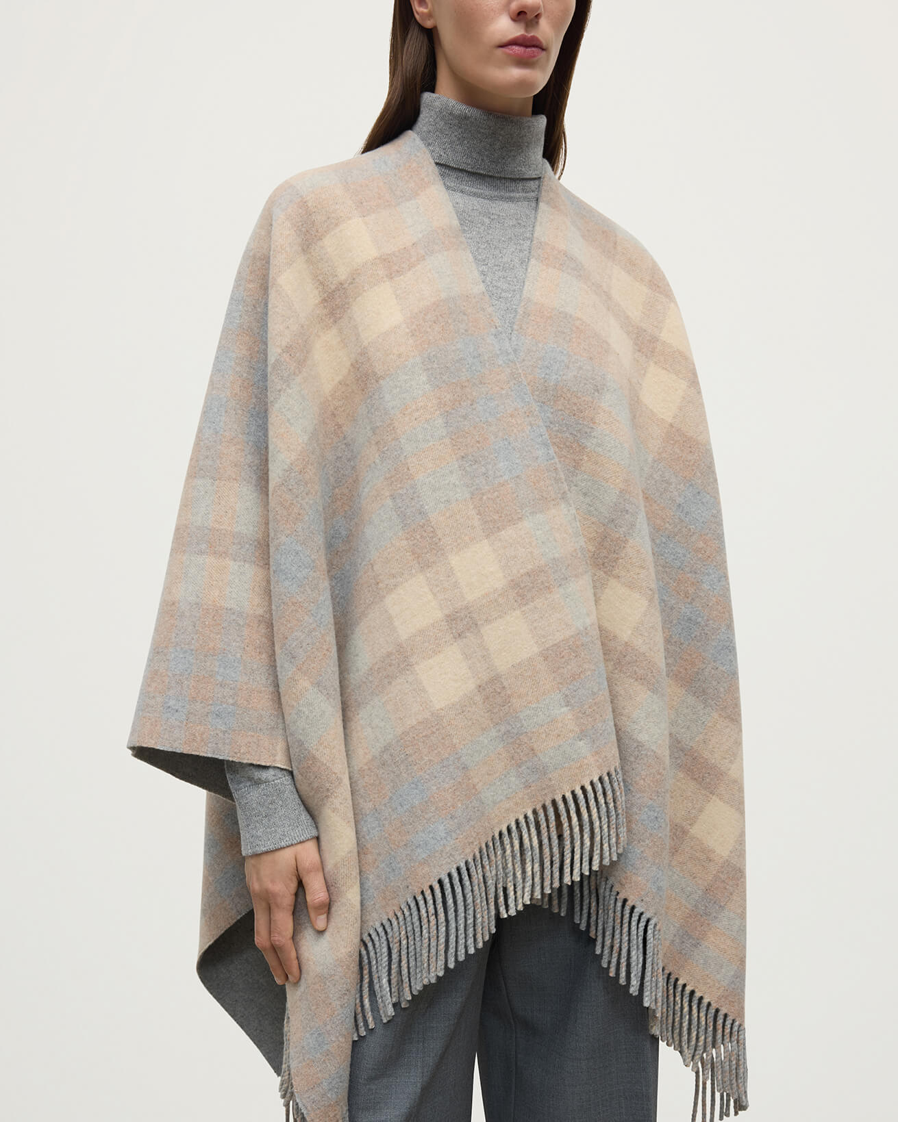 Johnstons of Elgin AW25 Woven Accessories Light Grey Reversible Light Grey Wool Check Cape TDC00476RU7665ONE