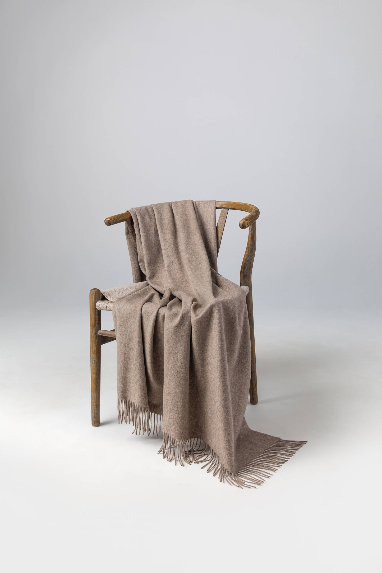 Johnstons of Elgin 2024 Blanket Collection Ash Plain Cashmere Throw WA000055HB4334ONE
