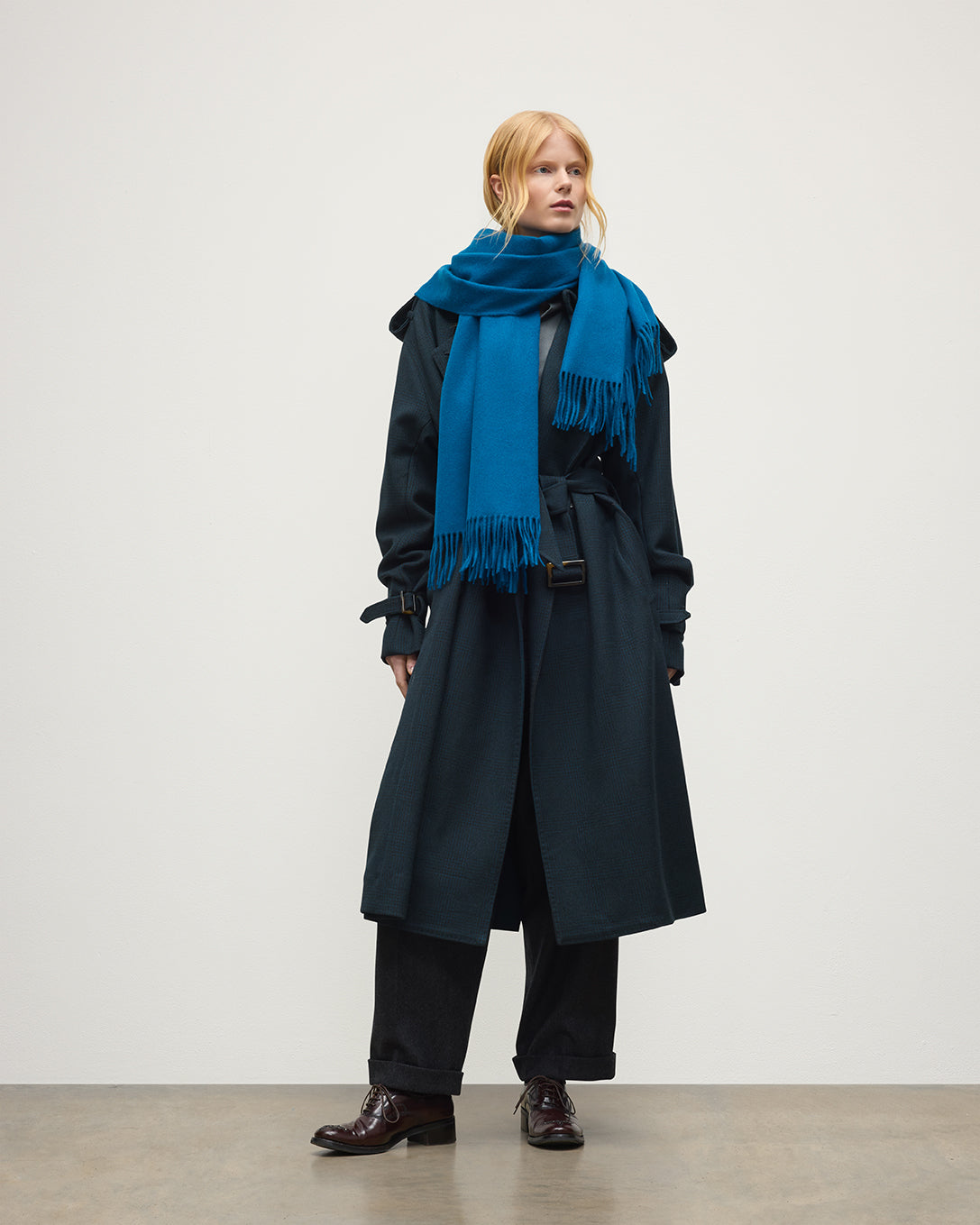 Petrol Blue Cashmere Stole | Made in Scotland – Johnstons of Elgin