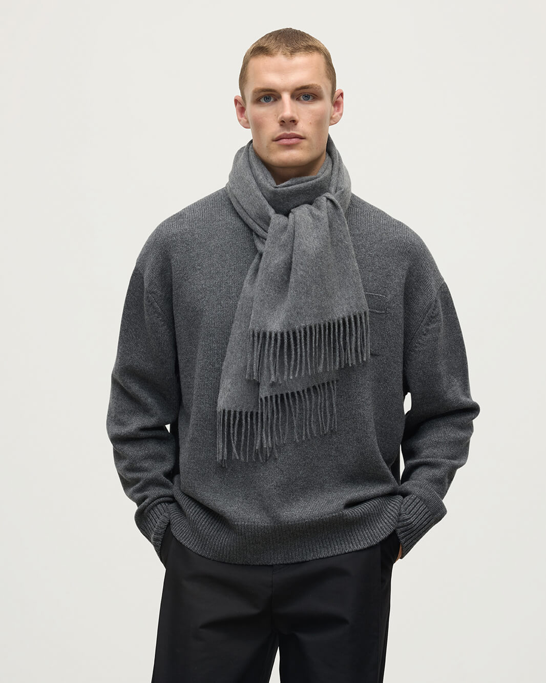 Johnstons of Elgin Oversized Cashmere Scarf in Mid Grey on a white background WA000057HA0501ONE