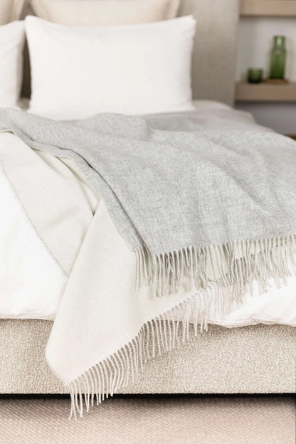 Johnstons of Elgin Blanket Collection Silver & White Reversible Cashmere Bed Throw WA001374RU6322ONE