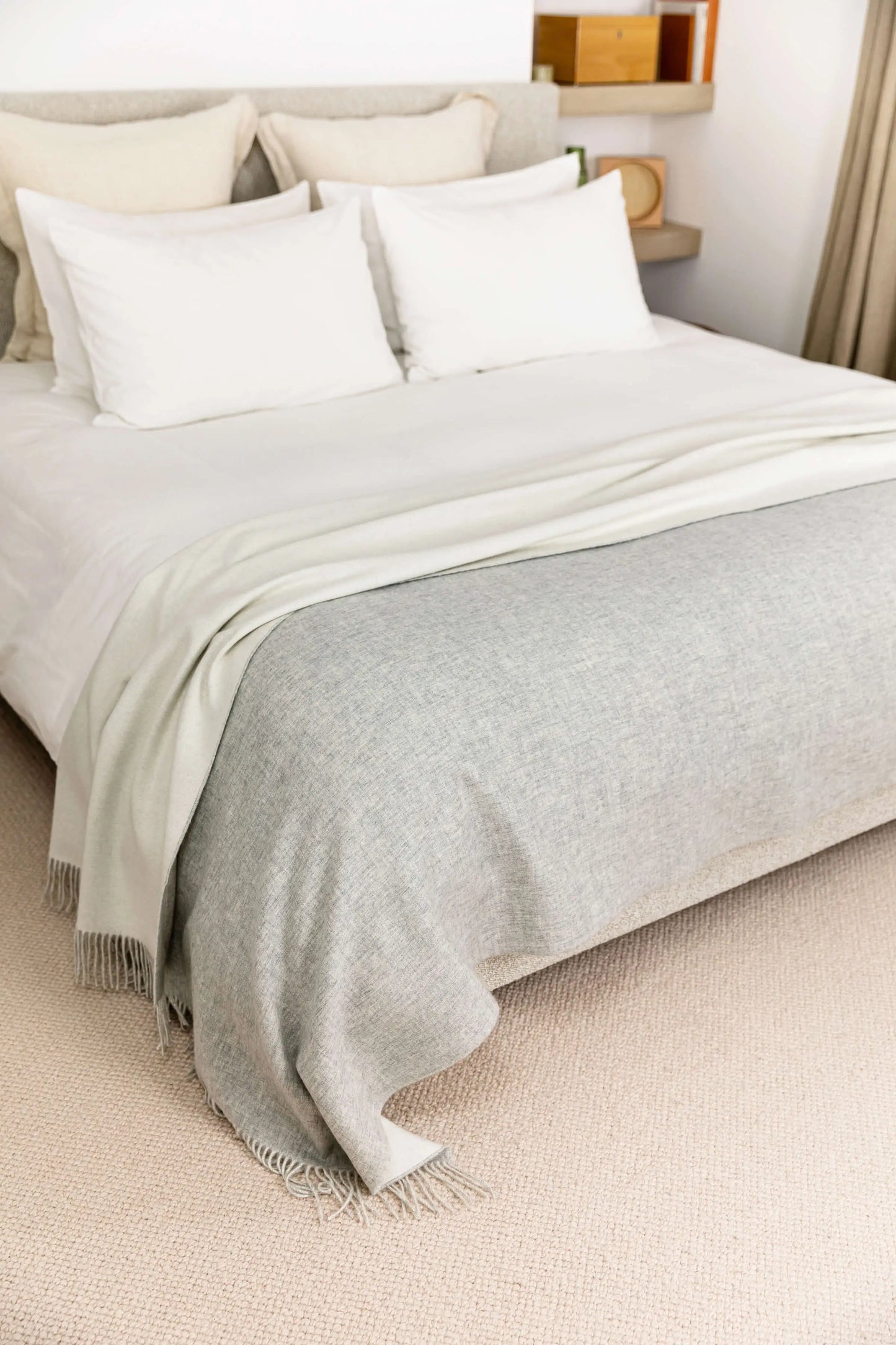 Johnstons of Elgin Blanket Collection Silver & White Reversible Cashmere Bed Throw WA001374RU6322ONE