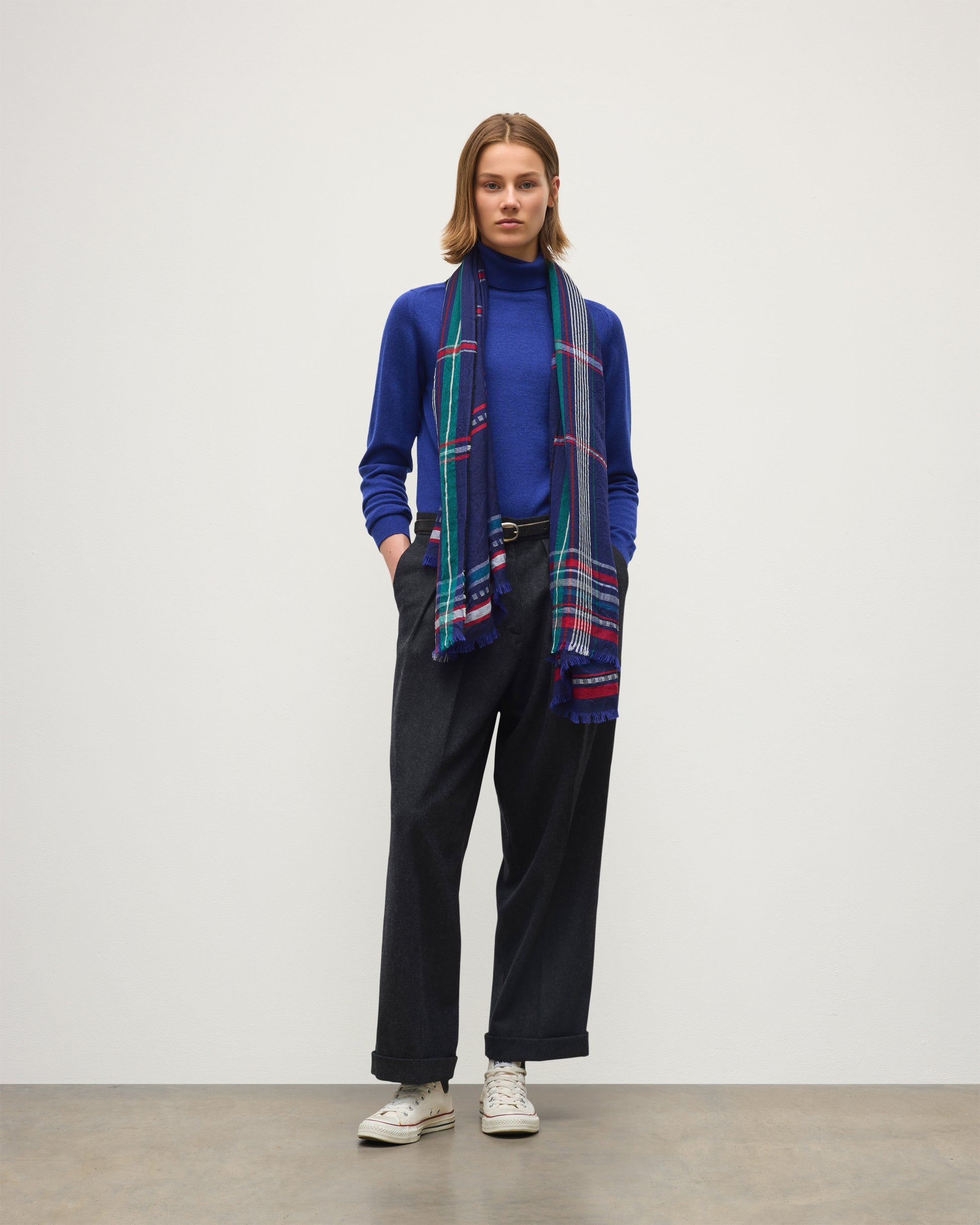 JOHNSTONS OF ELGIN HELMINA CRAMMED DETAIL BORDER SCARF NAVY 100% CASHMERE WA002459RU7705ONE