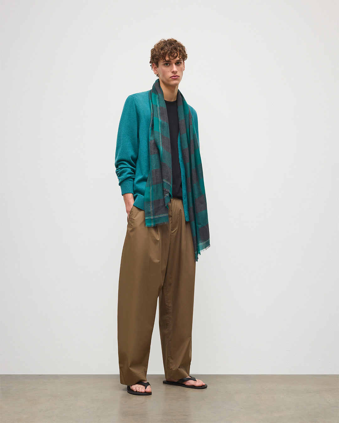 JOHNSTONS OF ELGIN CARNBEE LARGE GINGHAM SCARF GREEN 100% CASHMERE WA002476RU7709ONE