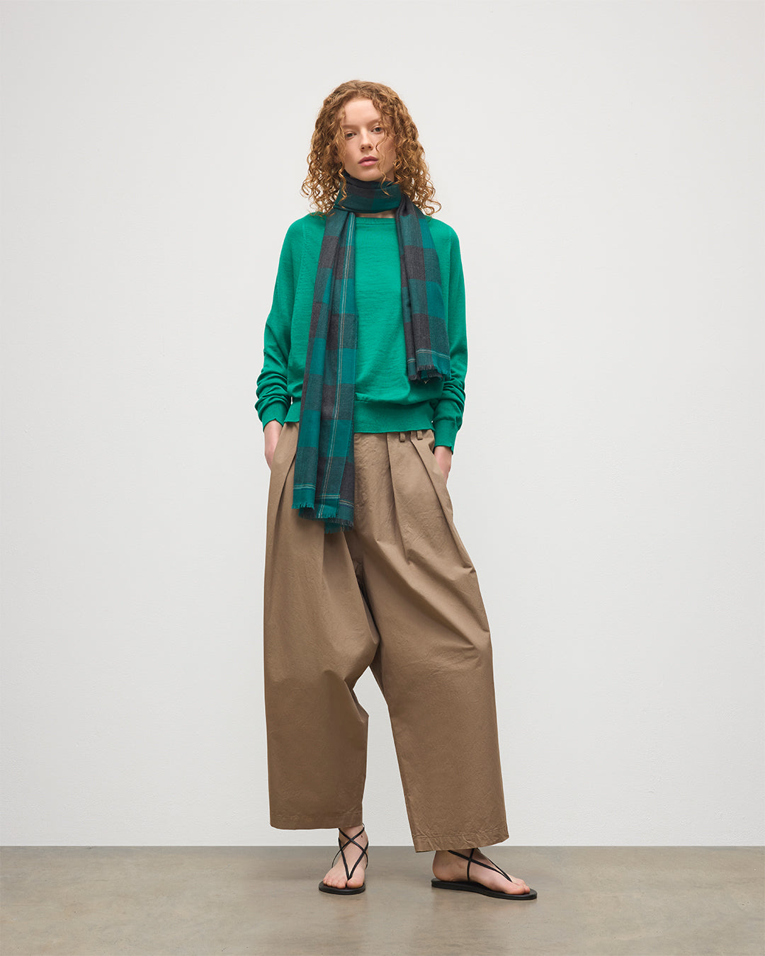 JOHNSTONS OF ELGIN CARNBEE LARGE GINGHAM SCARF GREEN 100% CASHMERE WA002476RU7709ONE