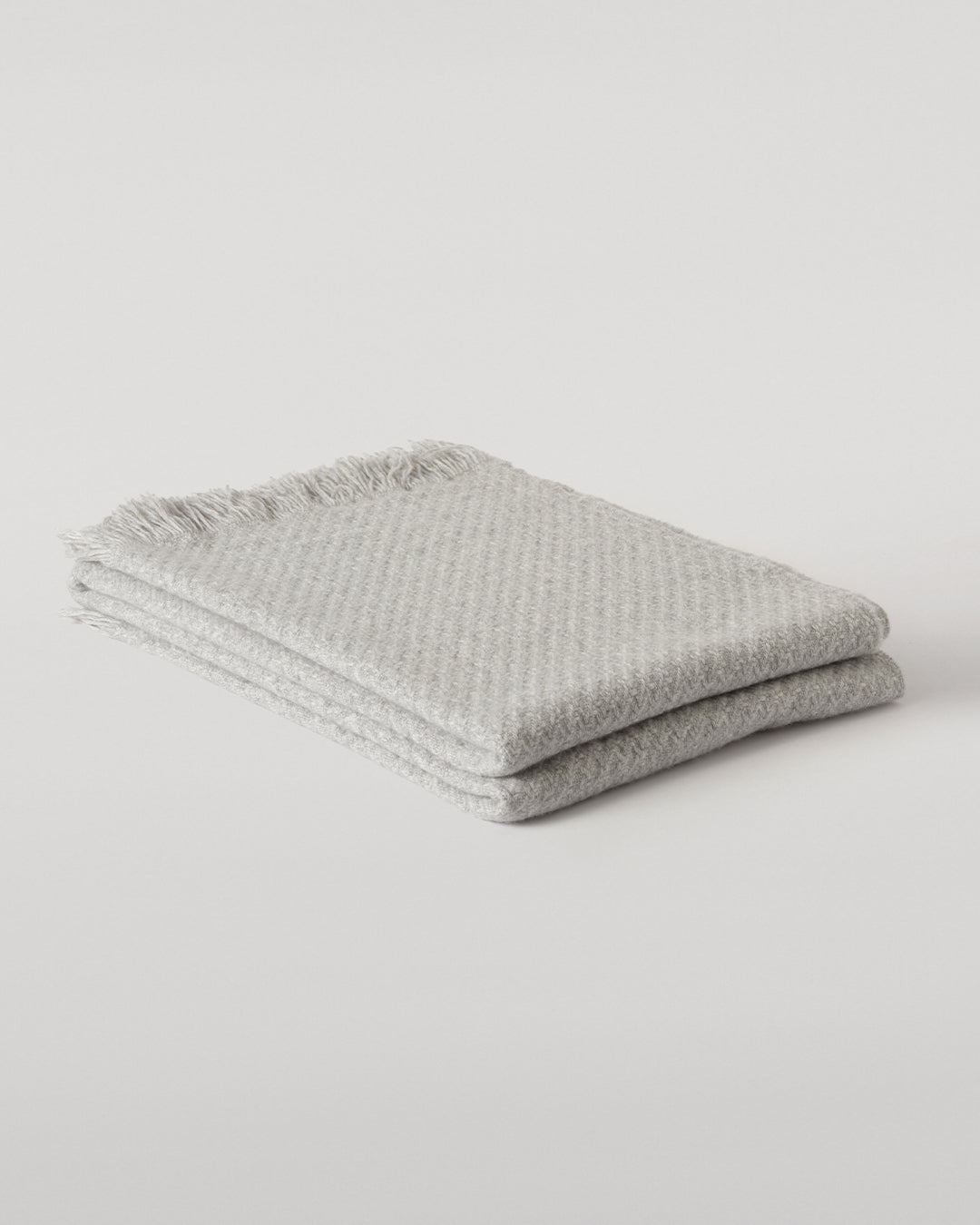 Johnstons of Elgin Yarrow Cashmere Blanket in Light Grey WA002652RU7807ONE