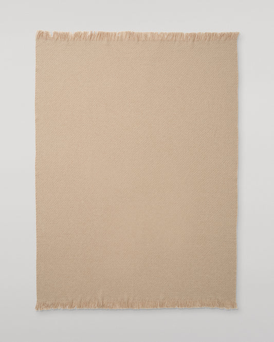 Johnstons of Elgin Yarrow Cashmere Throw in Natural WA002652RU7810ONE