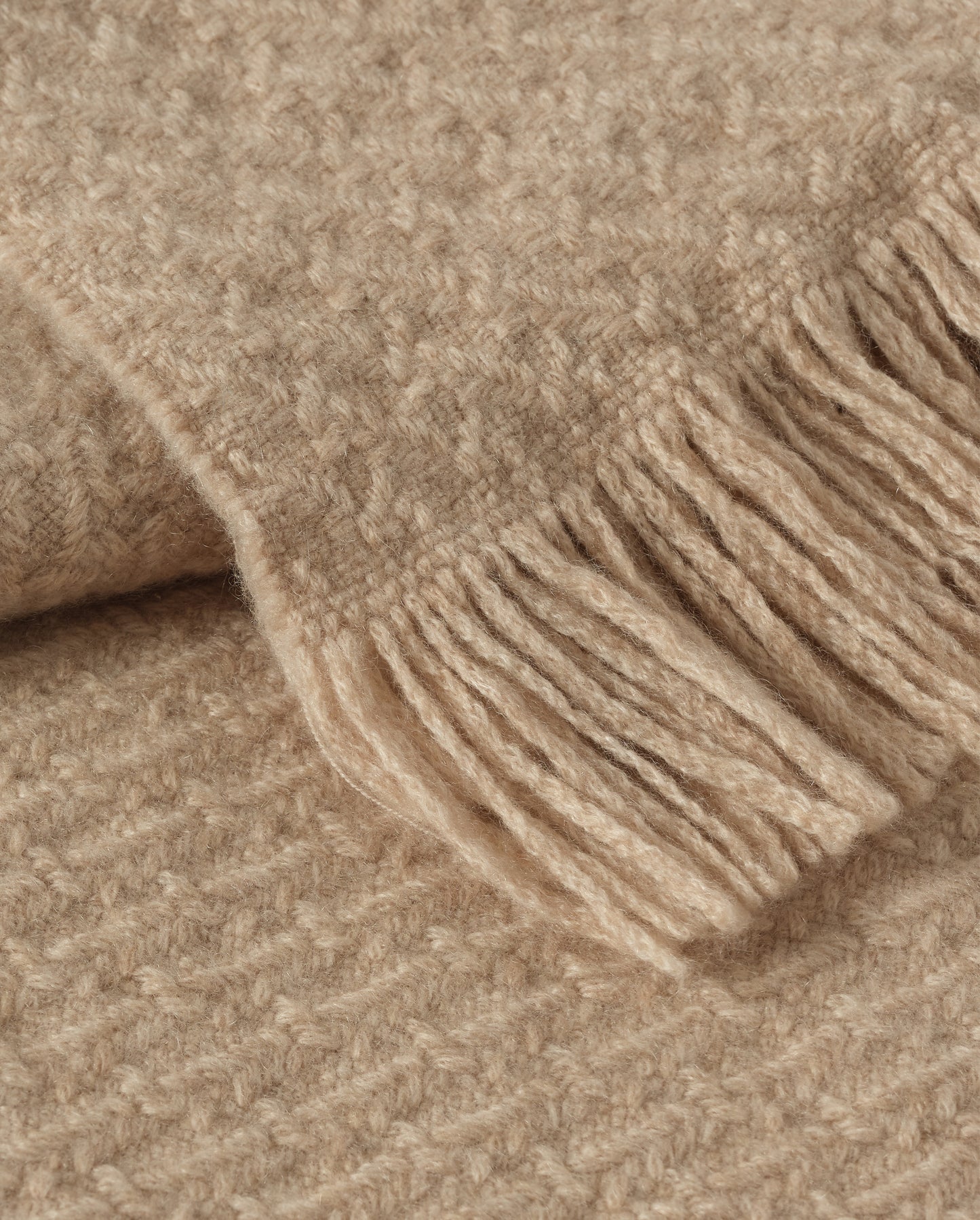 Johnstons of Elgin Yarrow Cashmere Throw in Natural WA002652RU7810ONE