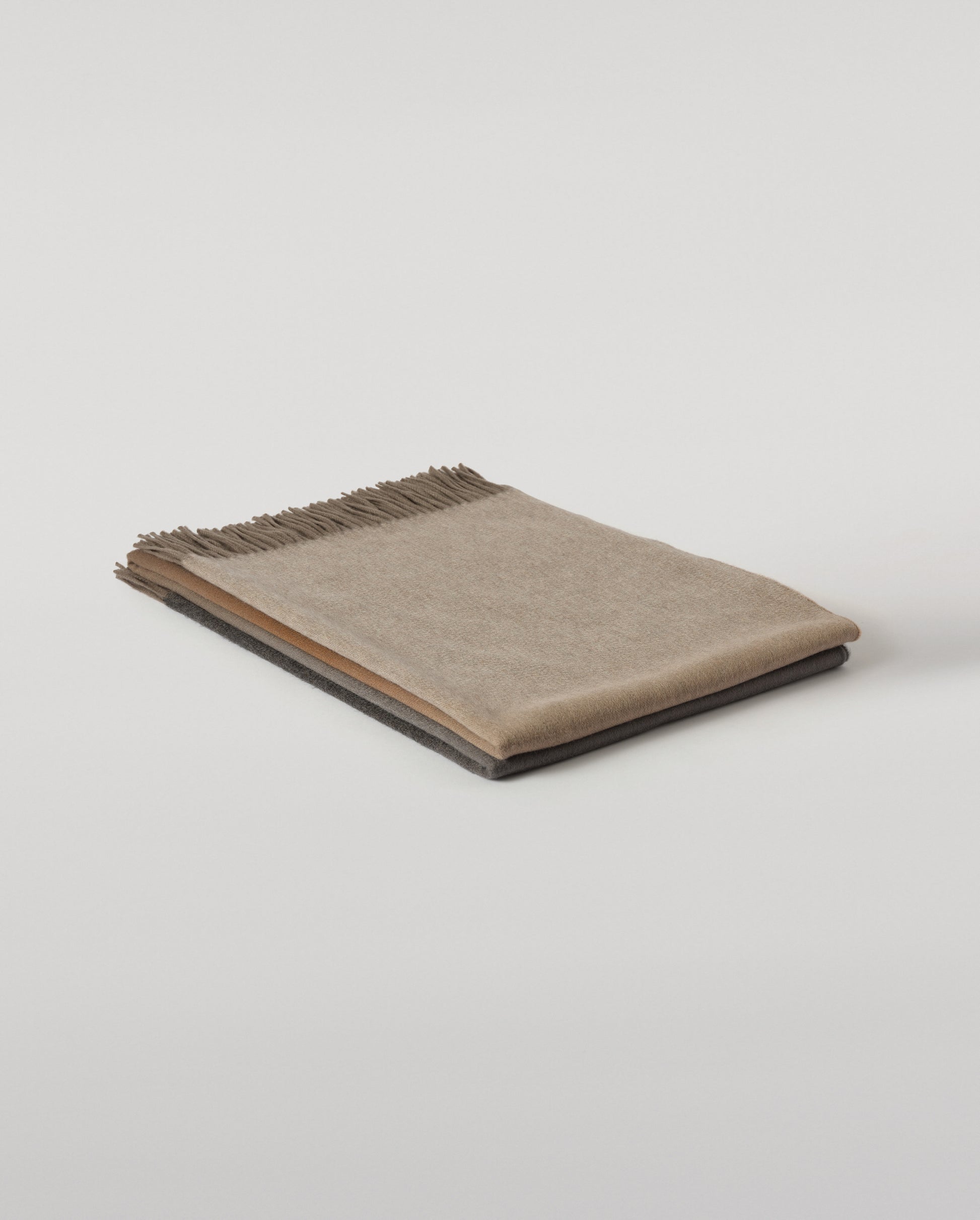 Johnstons of Elgin Umbra 100% Cashmere Throw in cairn Ombre WA002665RU7771ONE