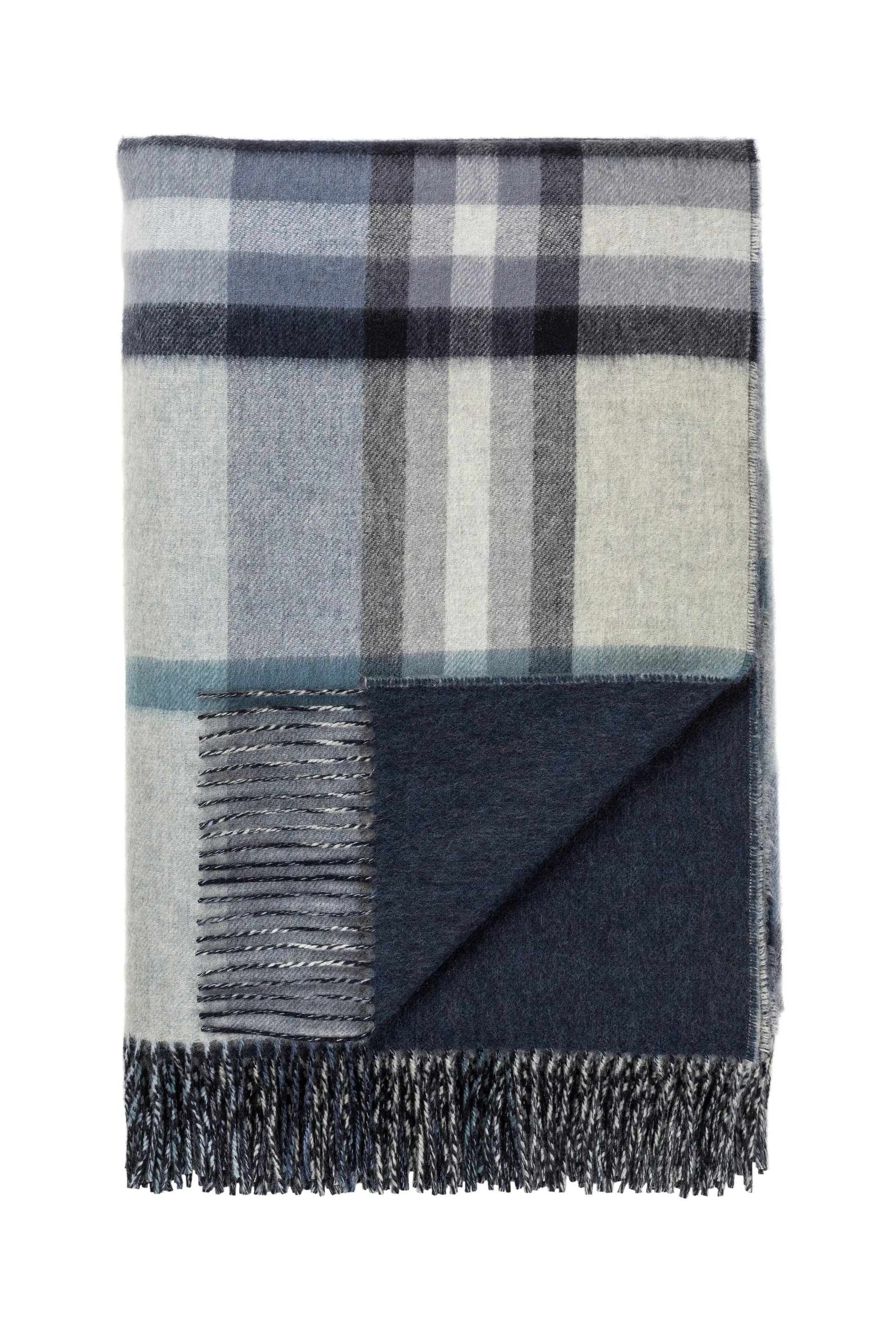 Johnstons of Elgin’s Spey Check Reversible Cashmere Throw on a white background WA000013RU7290