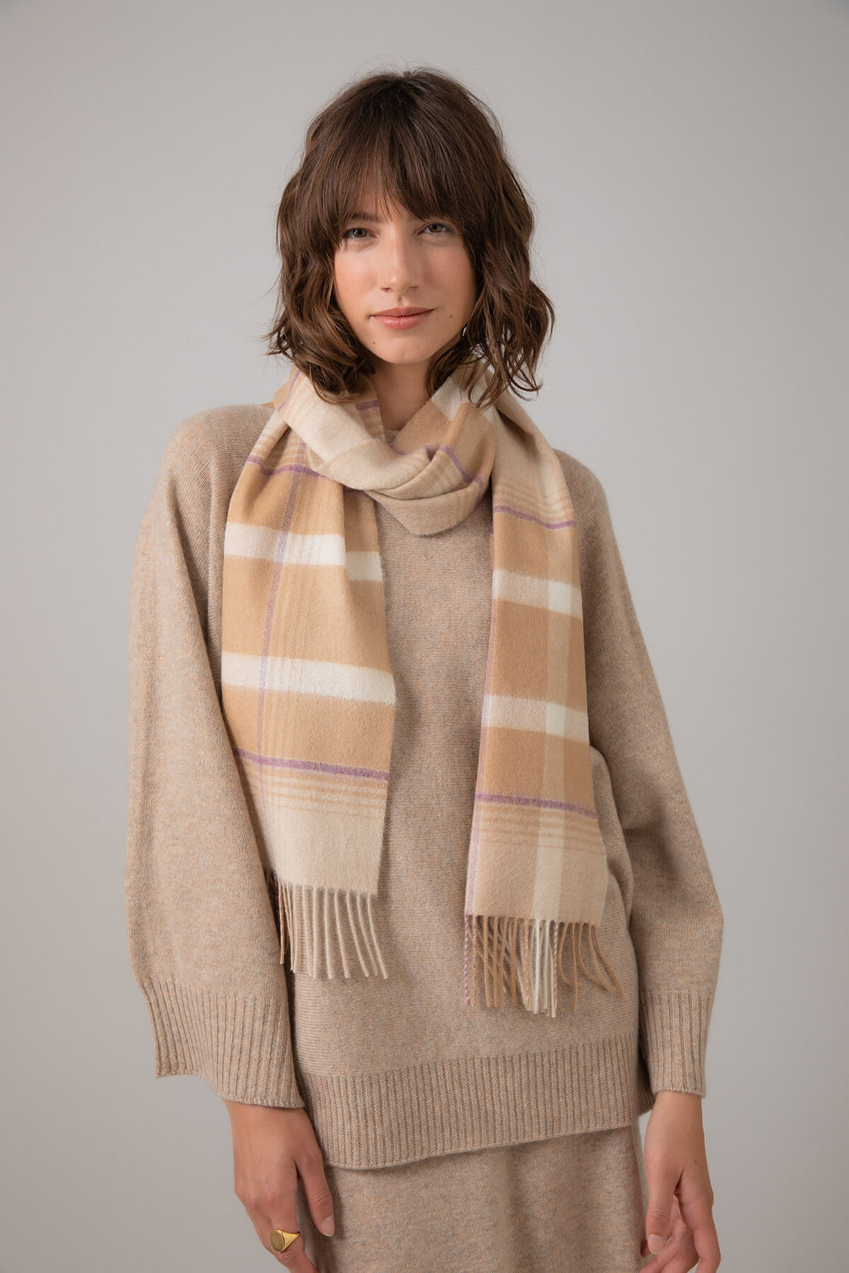 Burberry camel outlet check cashmere scarf