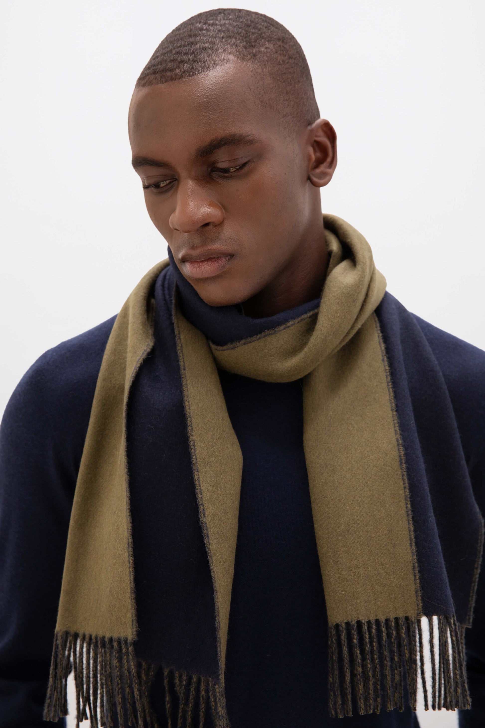 Johnstons of Elgin AW24 Woven Accessory Navy & Olive Contrast Reversible Cashmere Scarf WA000020RU7494ONE