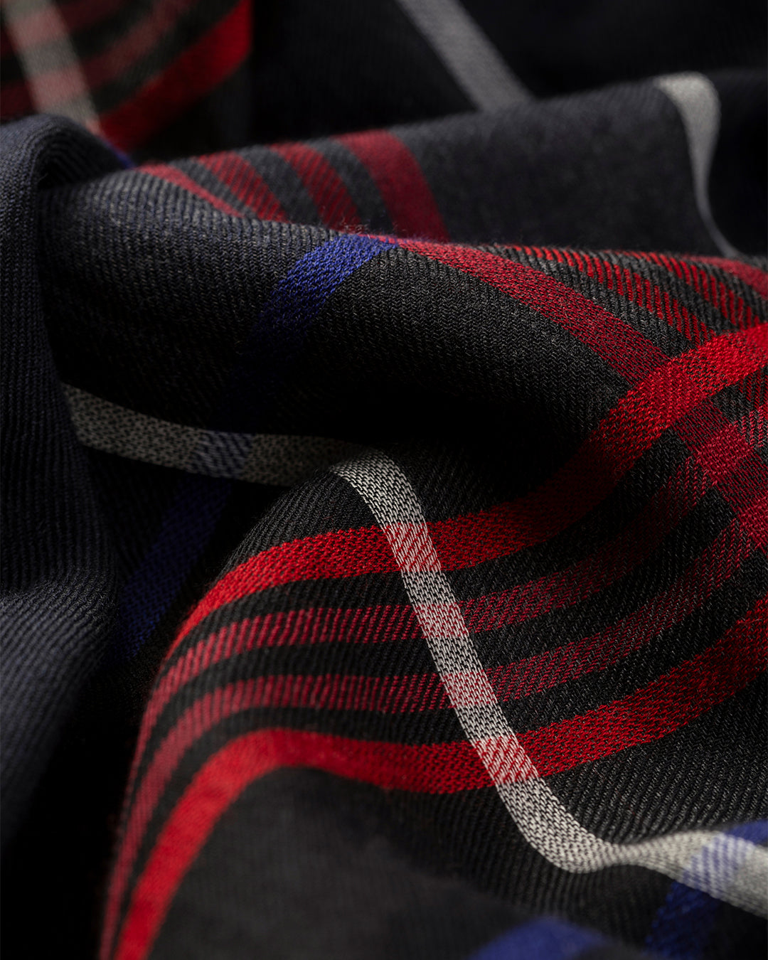 JOHNSTONS OF ELGIN ORTON CRAMMED TARTAN SCARF NAVY 100% CASHMERE WA002447RU7703ONE