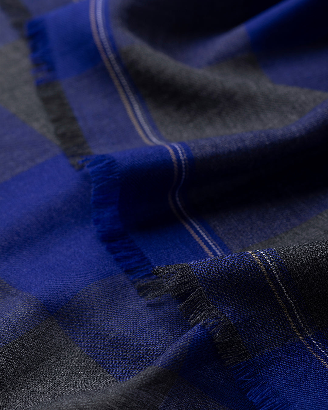 JOHNSTONS OF ELGIN CARNBEE LARGE GINGHAM SCARF NAVY 100% CASHMERE WA002476RU7710ONE