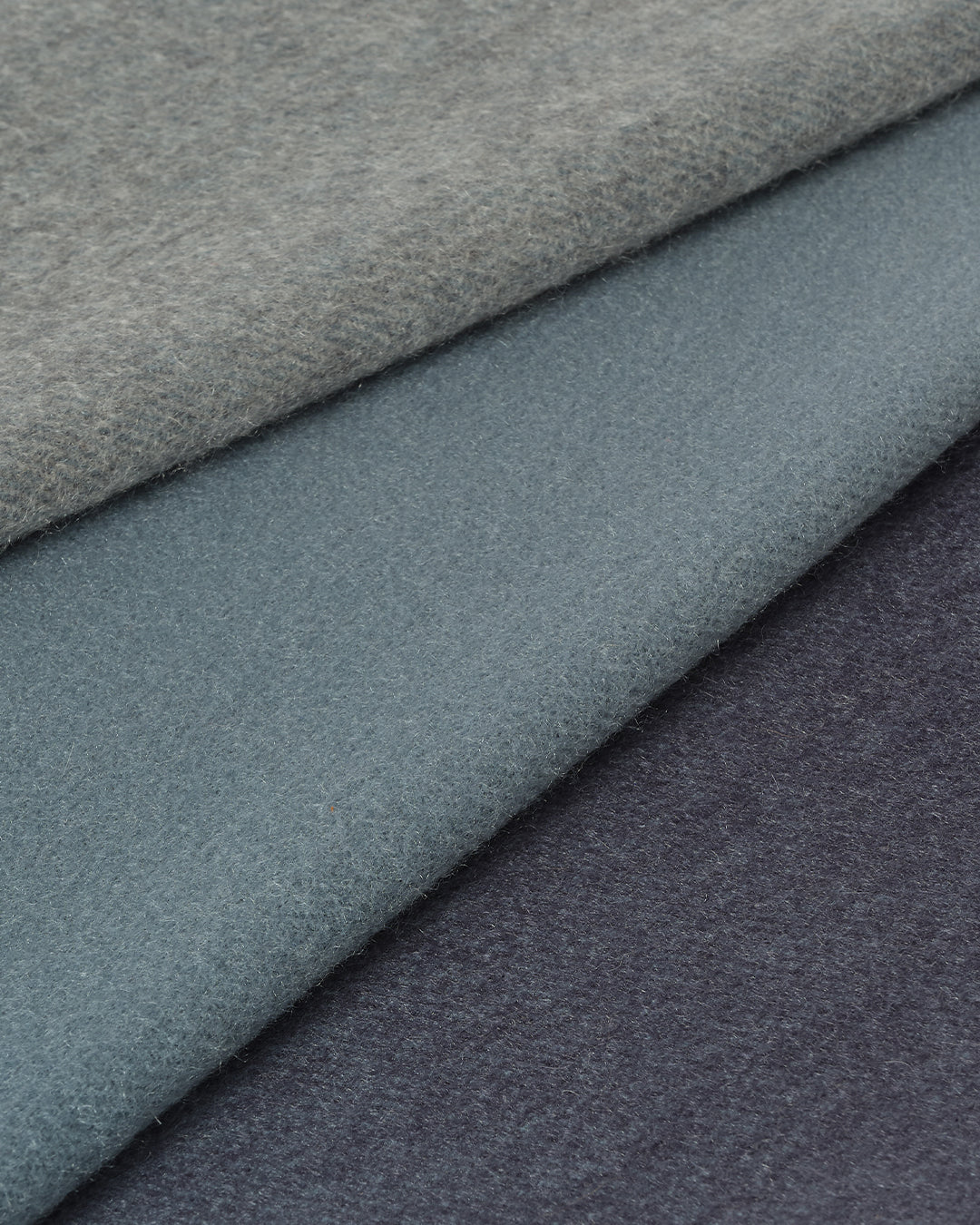 Johnstons of Elgin Umbra 100% Cashmere Blanket in Scapa Ombre Blue WA002665RU7770ONE