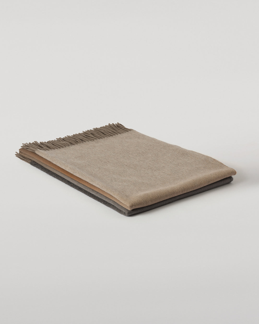 Johnstons of Elgin Umbra 100% Cashmere Throw in cairn Ombre WA002665RU7771ONE