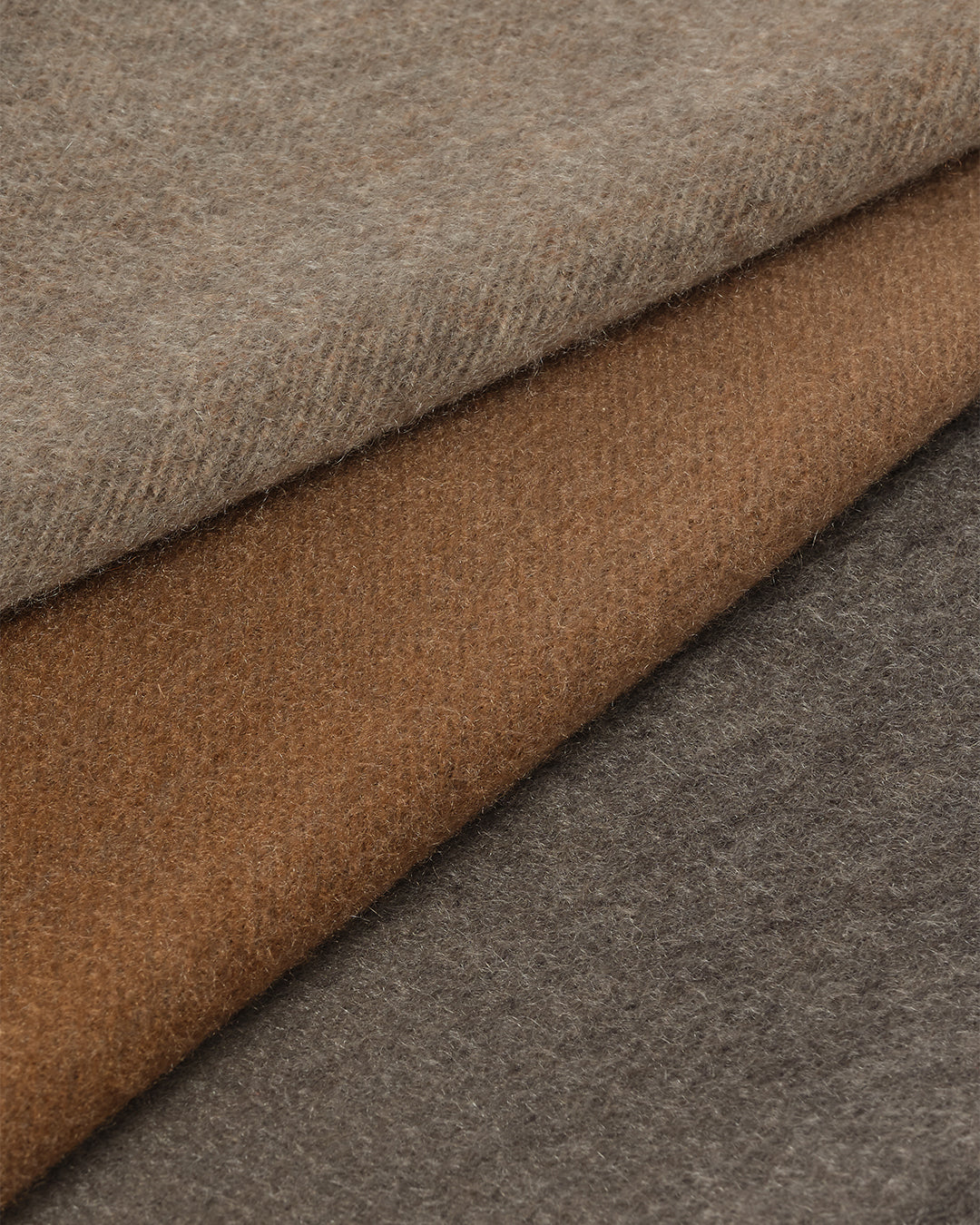 Johnstons of Elgin Umbra 100% Cashmere Throw in cairn Ombre WA002665RU7771ONE