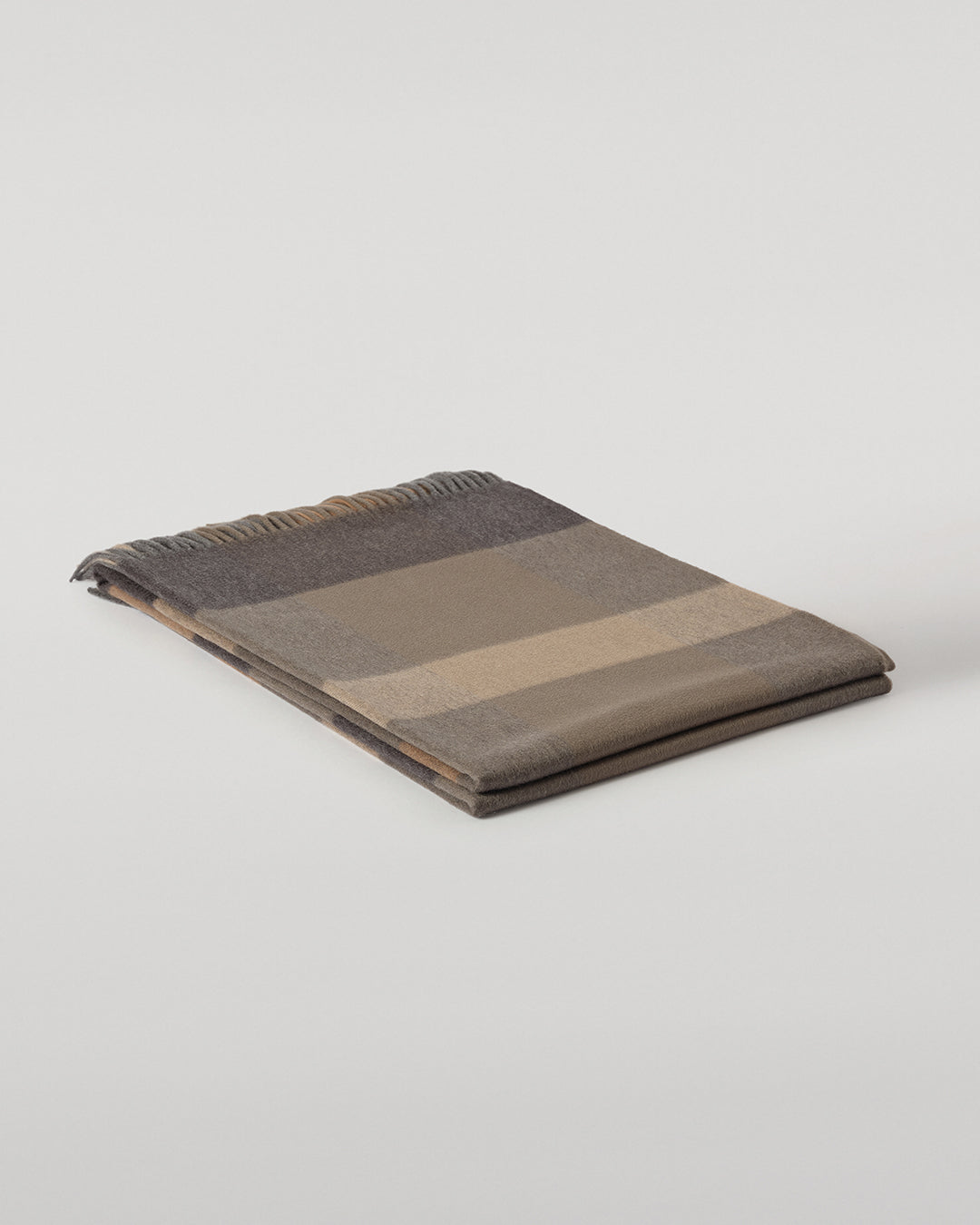 Johnstons of Elgin Umbra 100% Cashmere Plaid Throw in Brown Cairn Check WA002665RU7783ONE