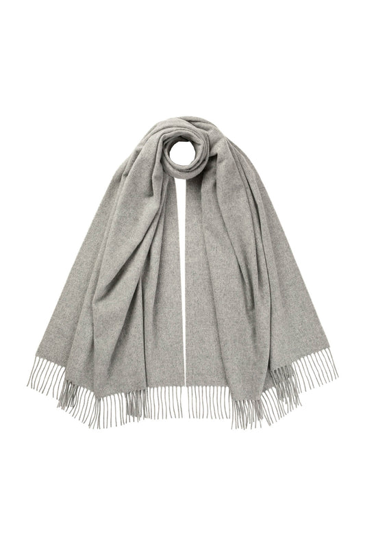 Johnstons of Elgin 100% Cashmere Stole in Light Grey on a white background WA000056HA0200N/A
