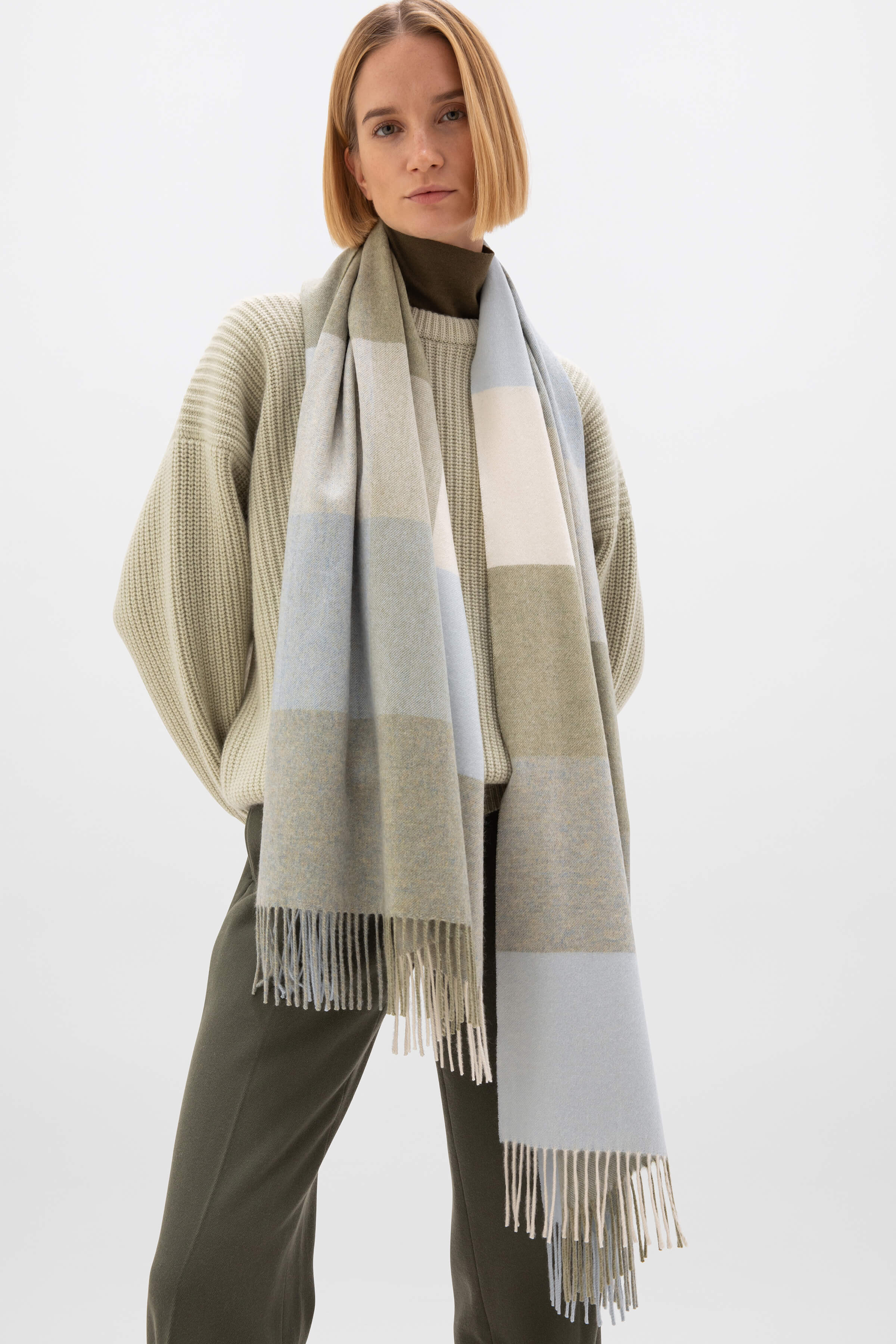 Men’s & Women’s Cashmere Accessories – Johnstons of Elgin