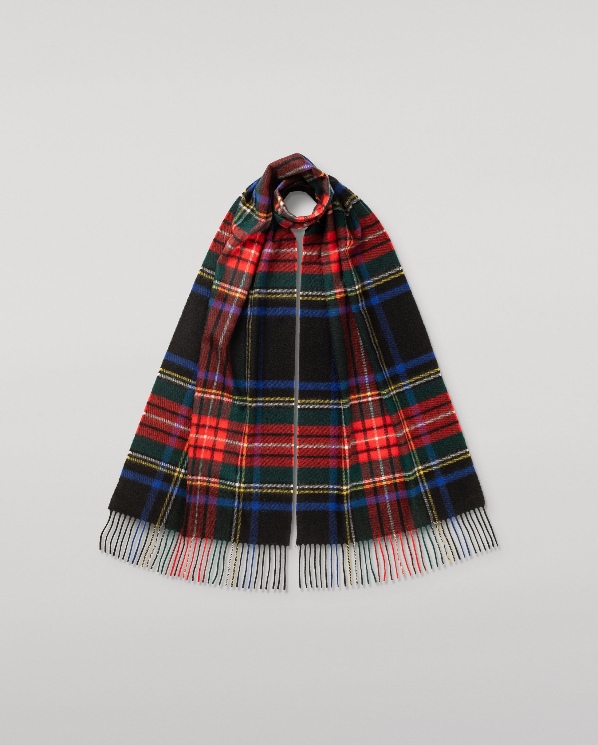 Johnstons of Elgin Tartan Oversized Cashmere Scarf in Black Stewart on a white background WA000057KU0324N/A