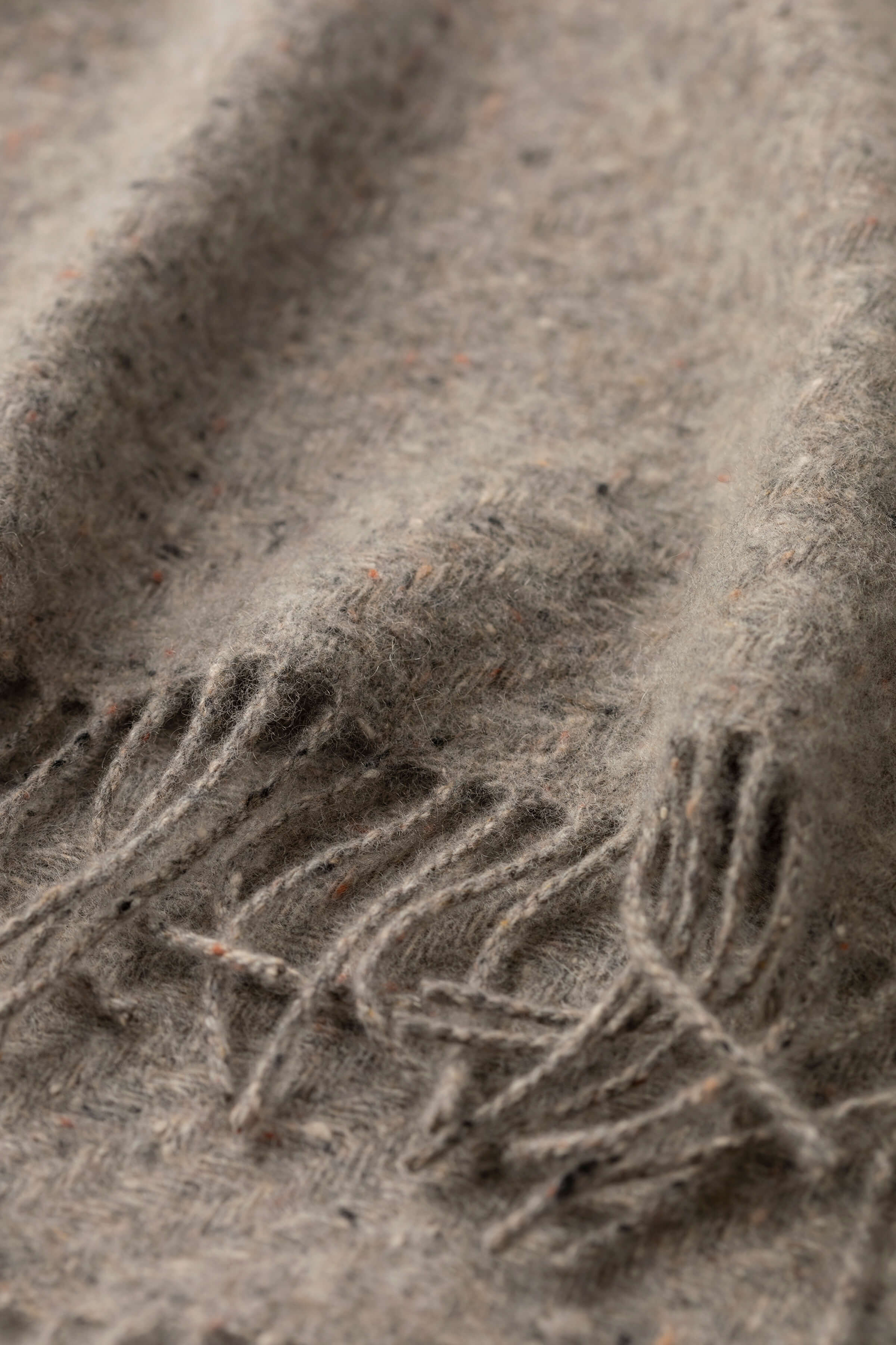 Lofty Twill Grey Cashmere Scarf – Johnstons of Elgin