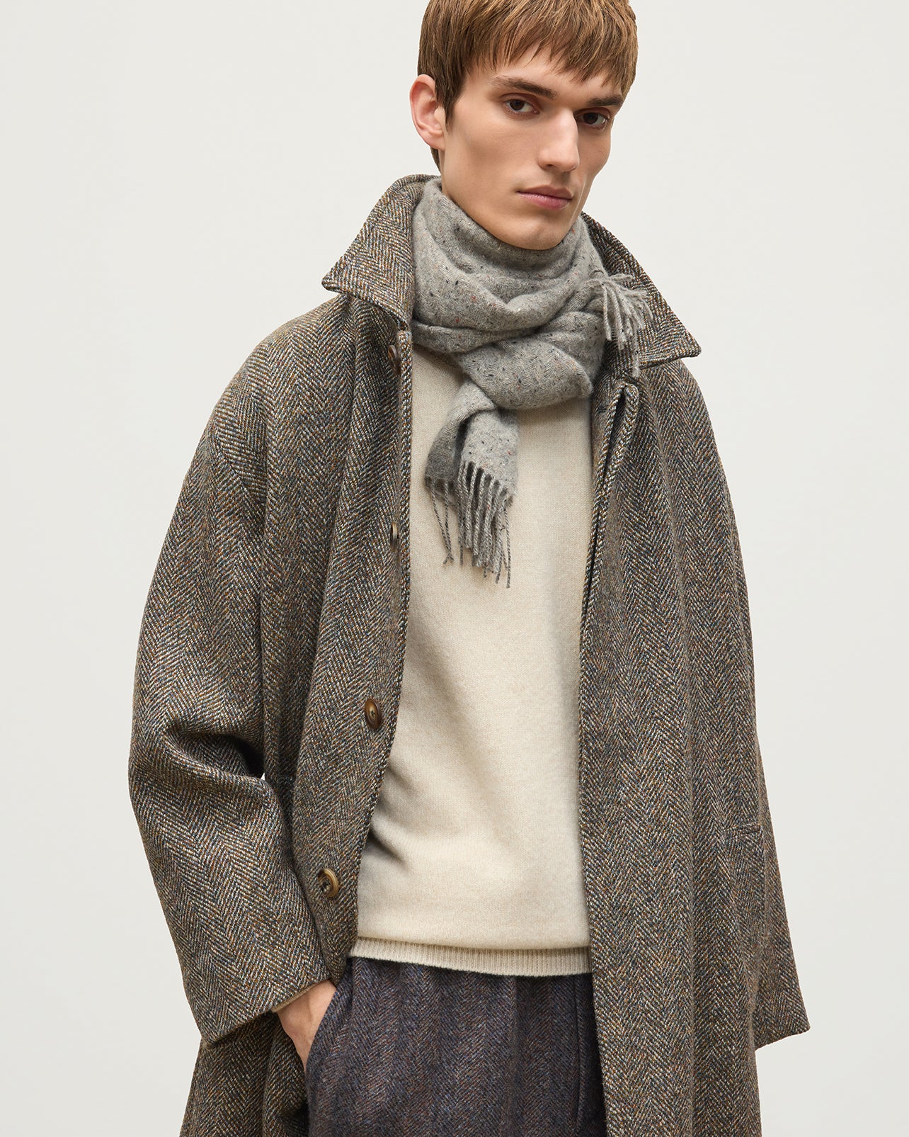 Lofty Twill Grey Cashmere Scarf – Johnstons of Elgin
