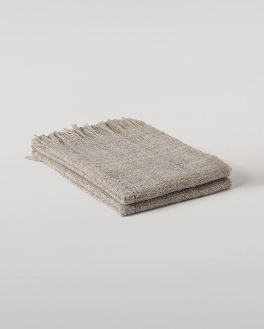 Johnstons of Elgin Luxury textured Throw in Natural, 82% Cashmere 10% Silk 8% Alpaca Johnstons of Elgin Luxury Texture Throw in Peat Brown and Navy, 82% Cashmere 10% Silk 8% Alpaca WB002930RU7834ONE
