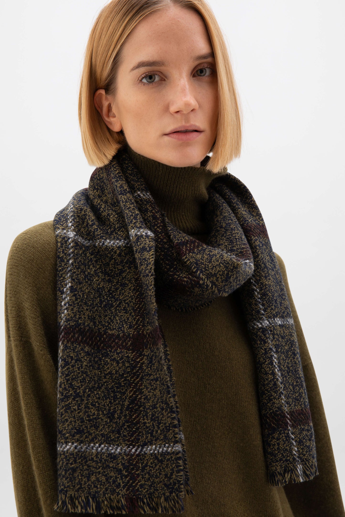 Johnstons of Elgin AW24 Woven Accessory Olive Mix Cashmere & Wool Check Scarf WB002611RU7520ONE