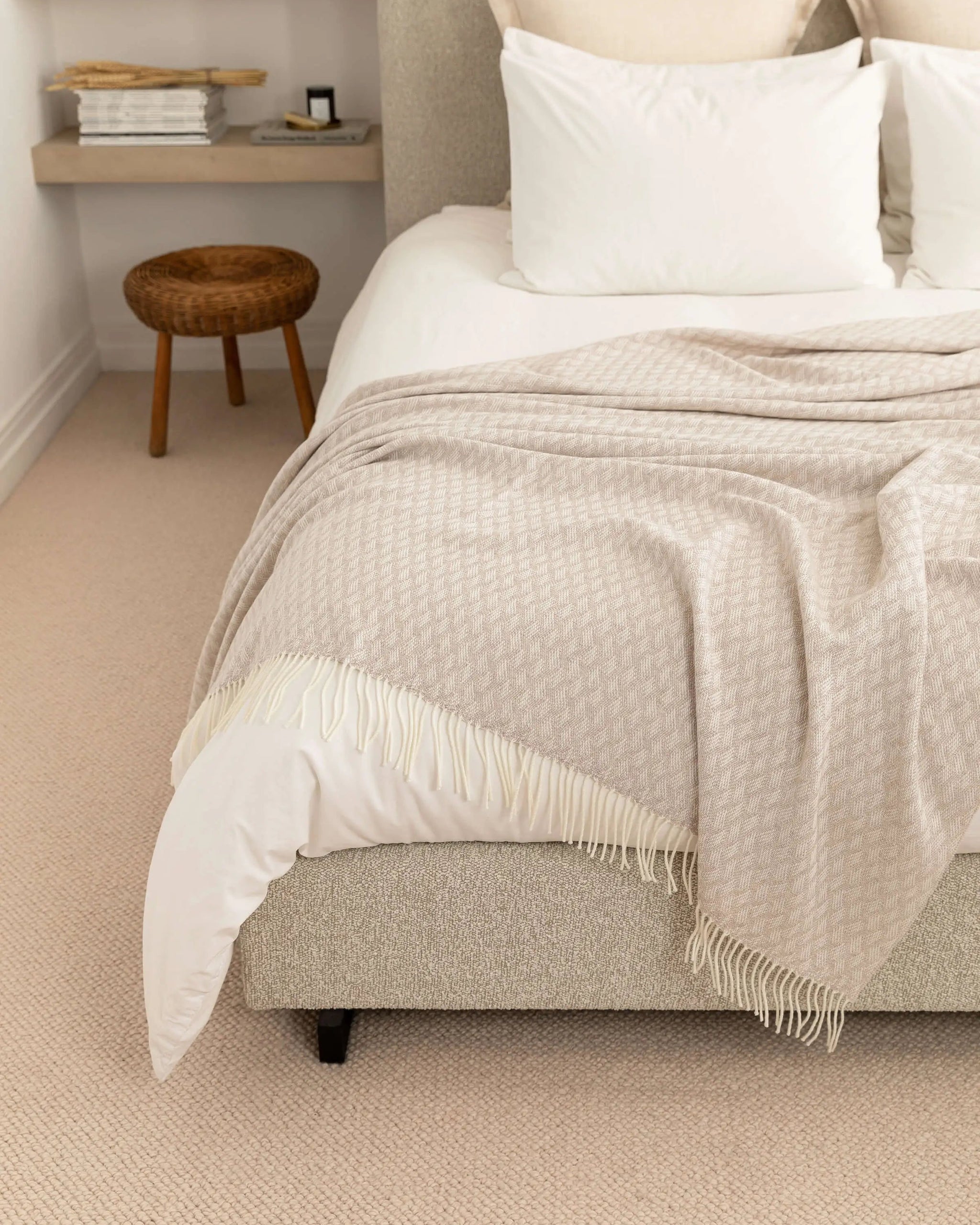 Trellis Weave Merino Bed Throw Light