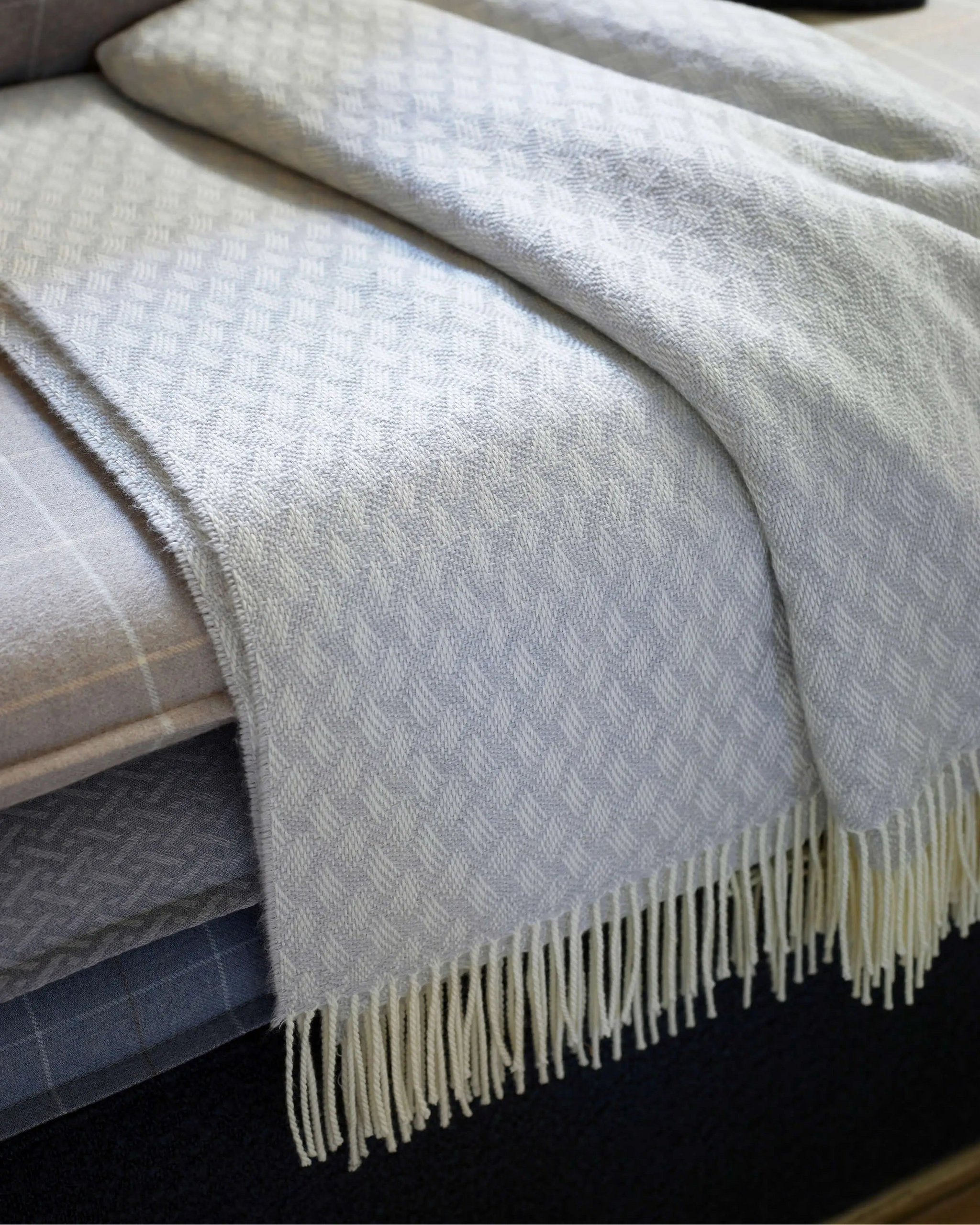 Trellis Weave Merino Bed Throw