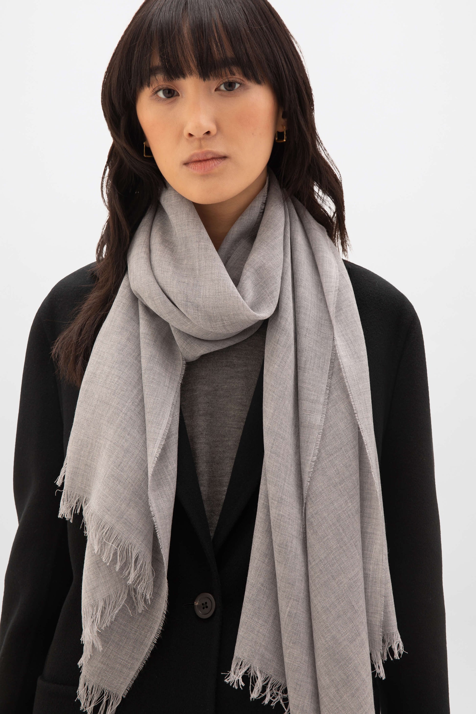Johnstons of Elgin SS24 Accessories Silver Grey Lightweight Merino Scarf WD001093HA2051ONE